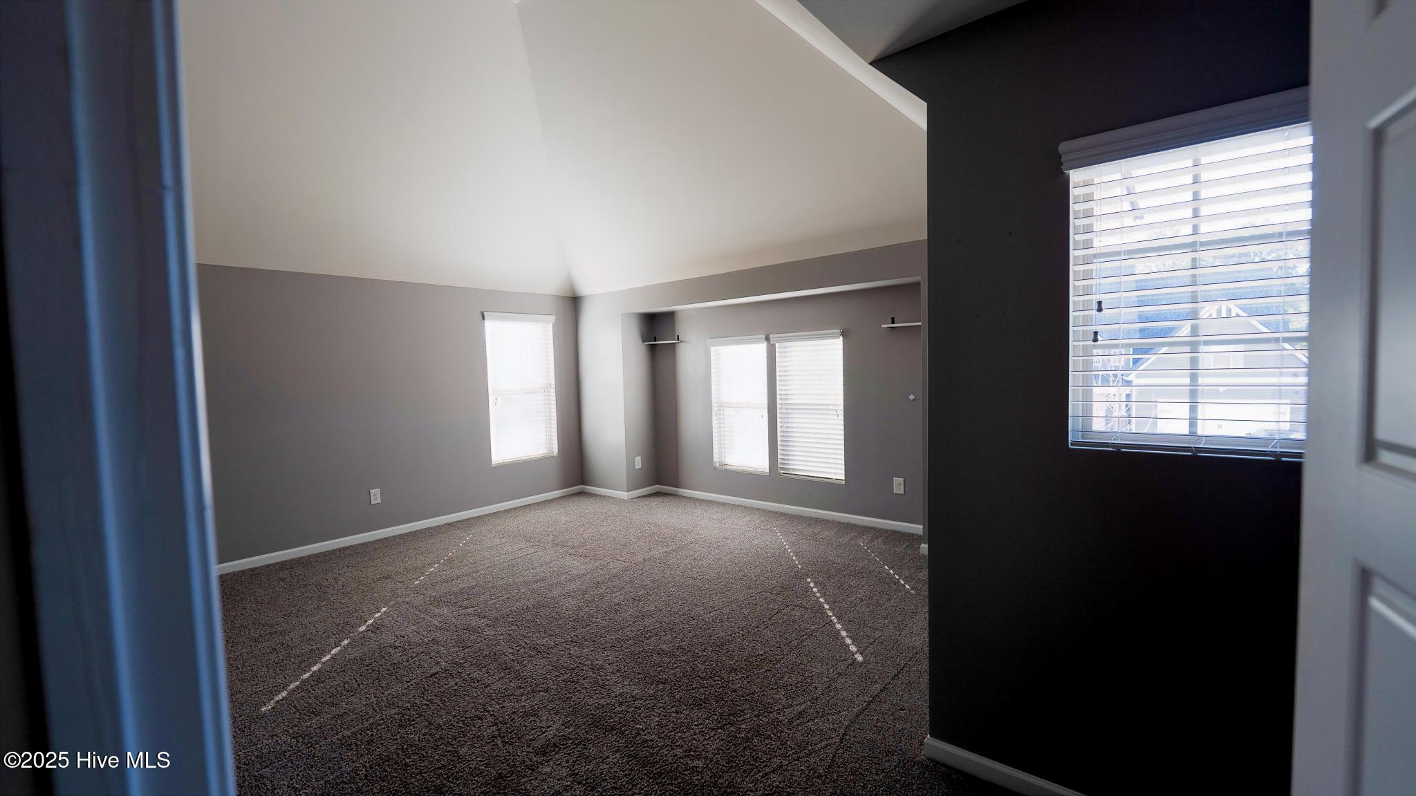 100545040 | Photo 35