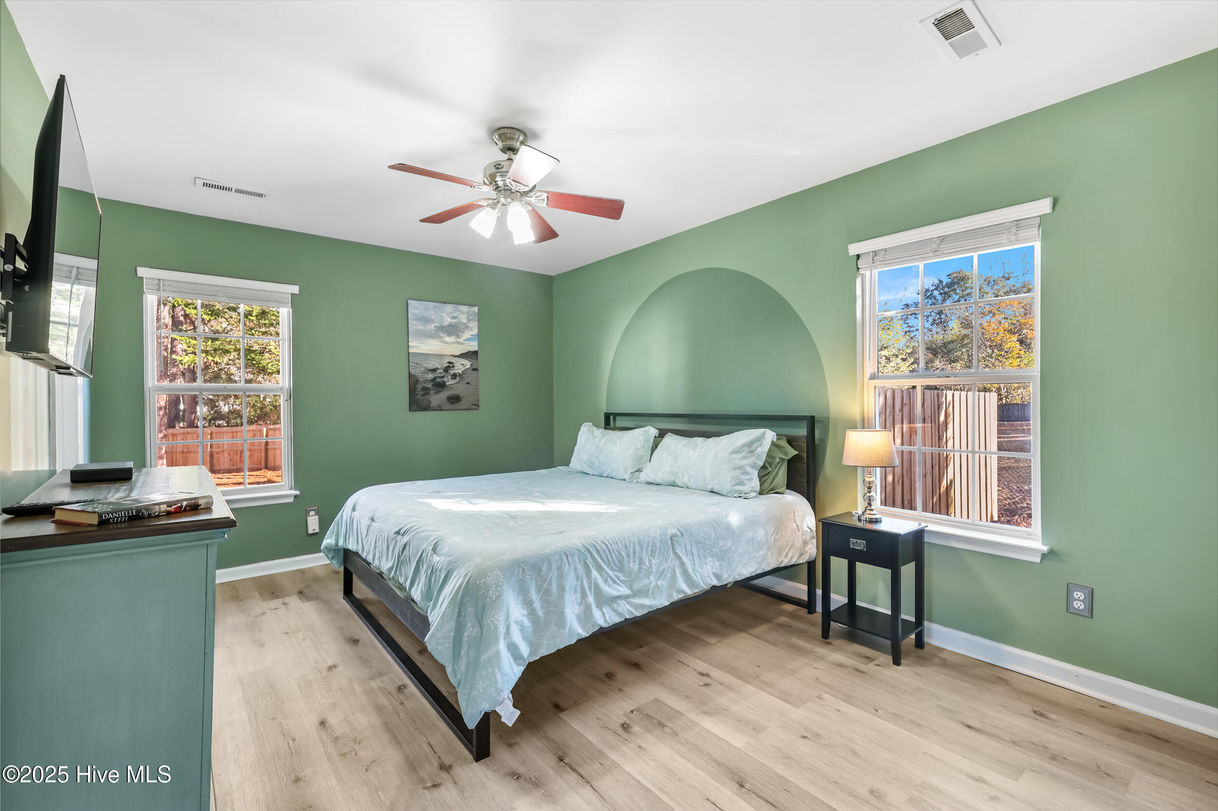 100545167 | Photo 24