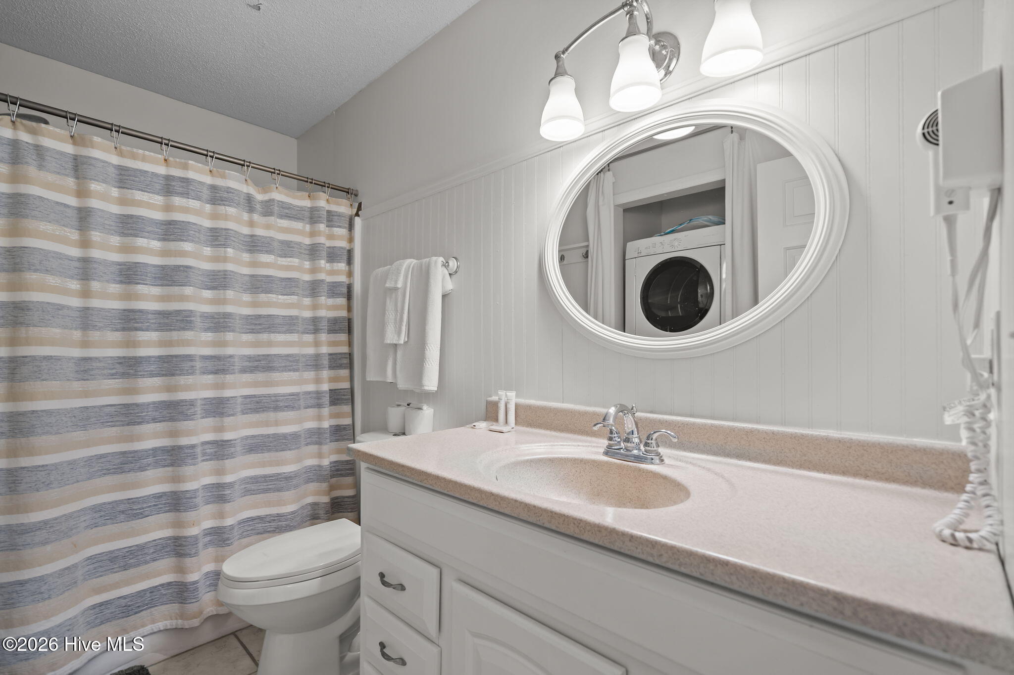 100549615 | Photo 21