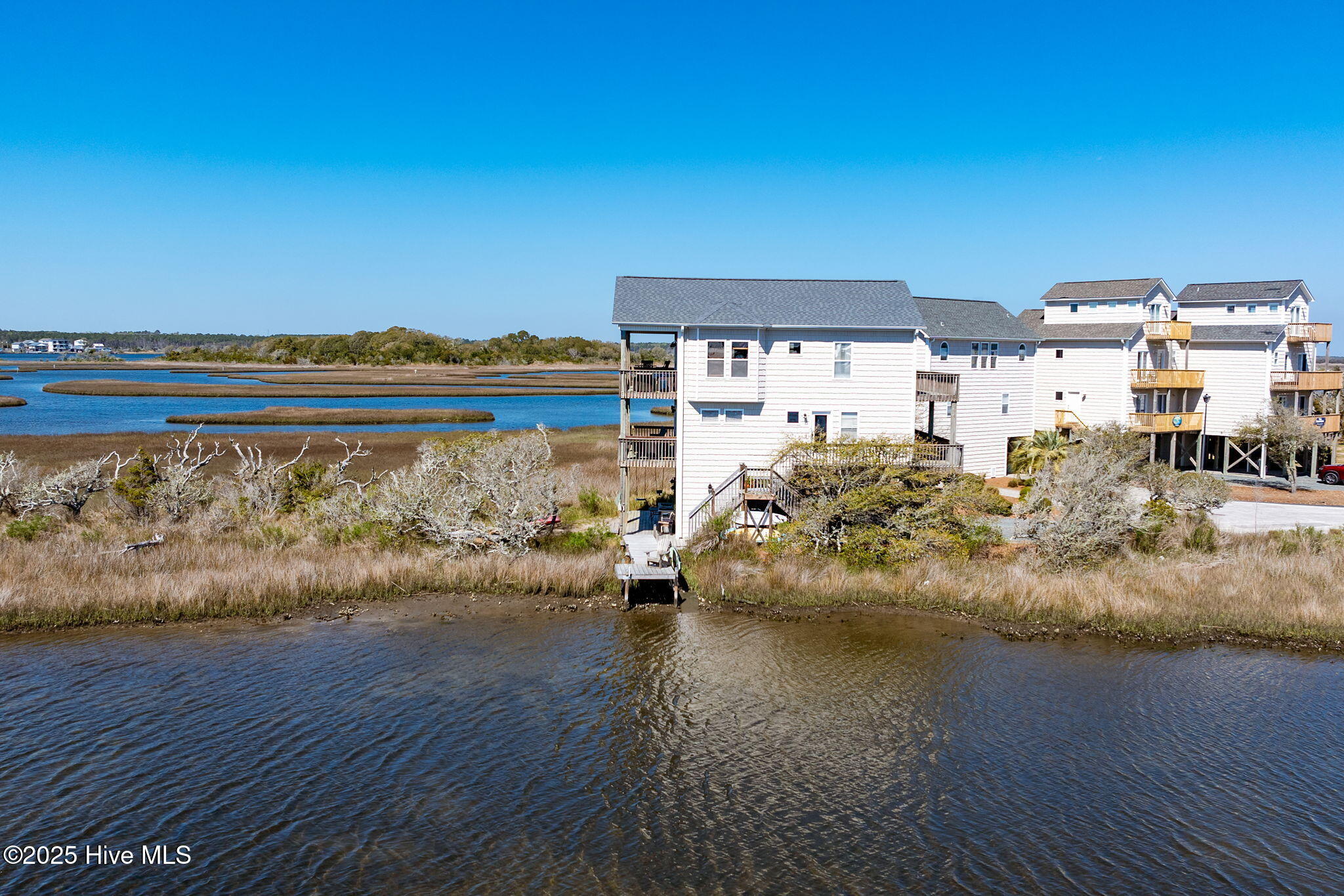 100488869 | Photo 44