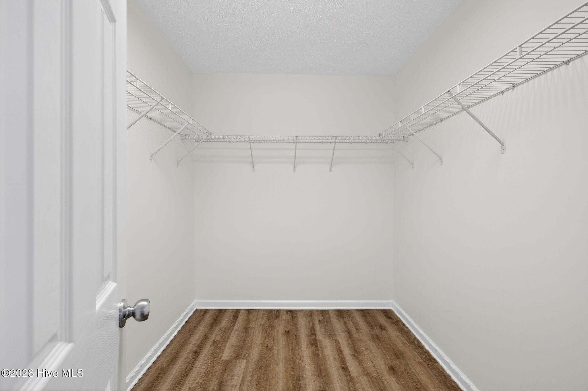 100553391 | Photo 24