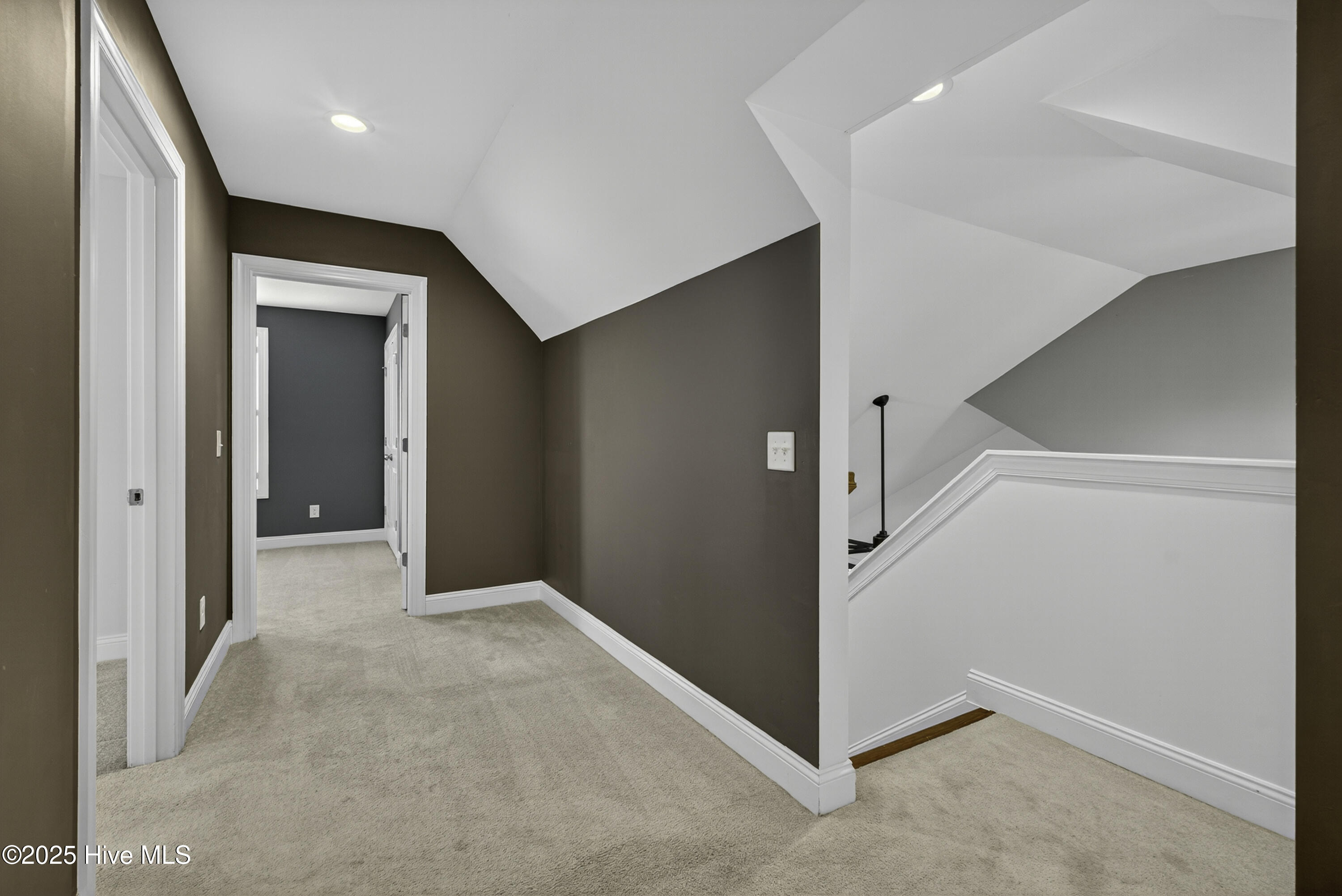 100536427 | Photo 40