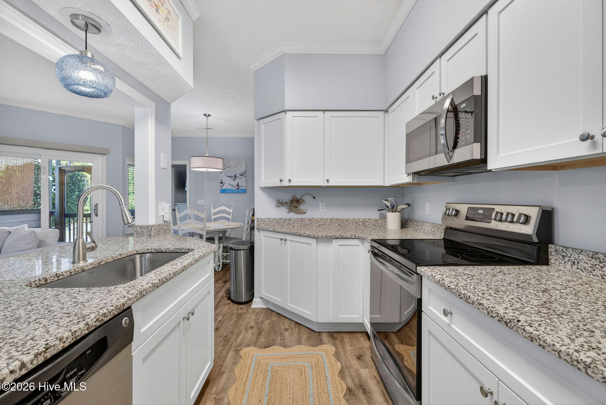 100562760 | Photo 29