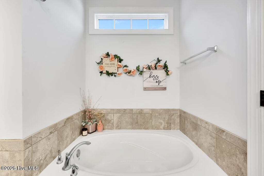 100547742 | Photo 27