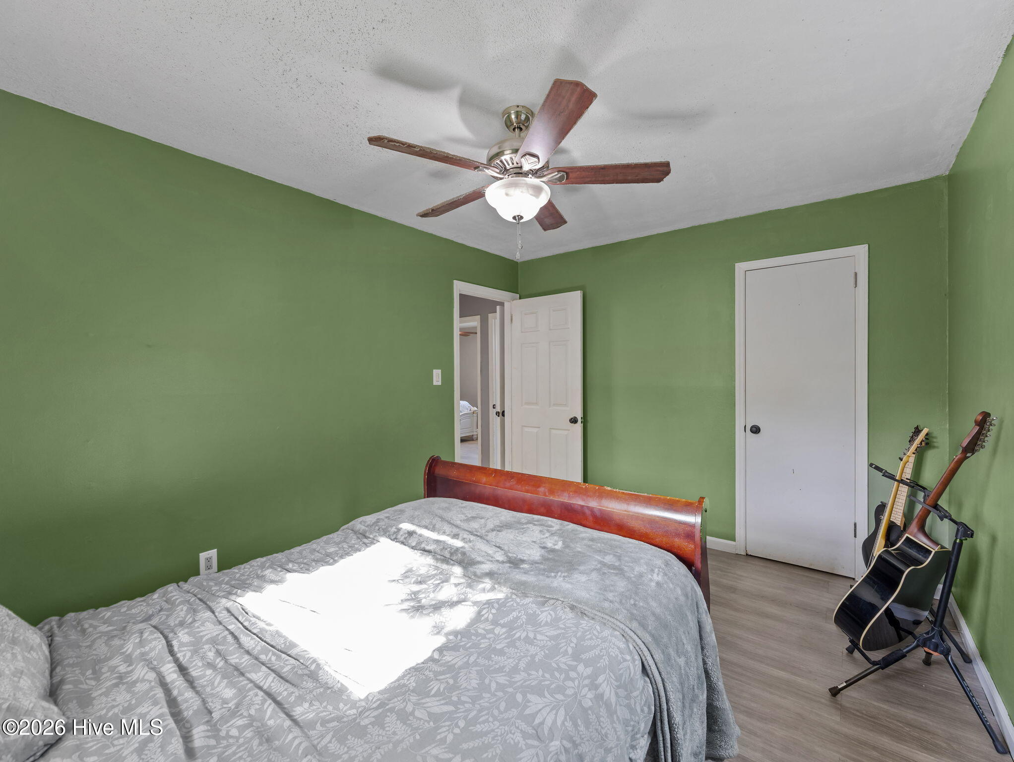 100563356 | Photo 29