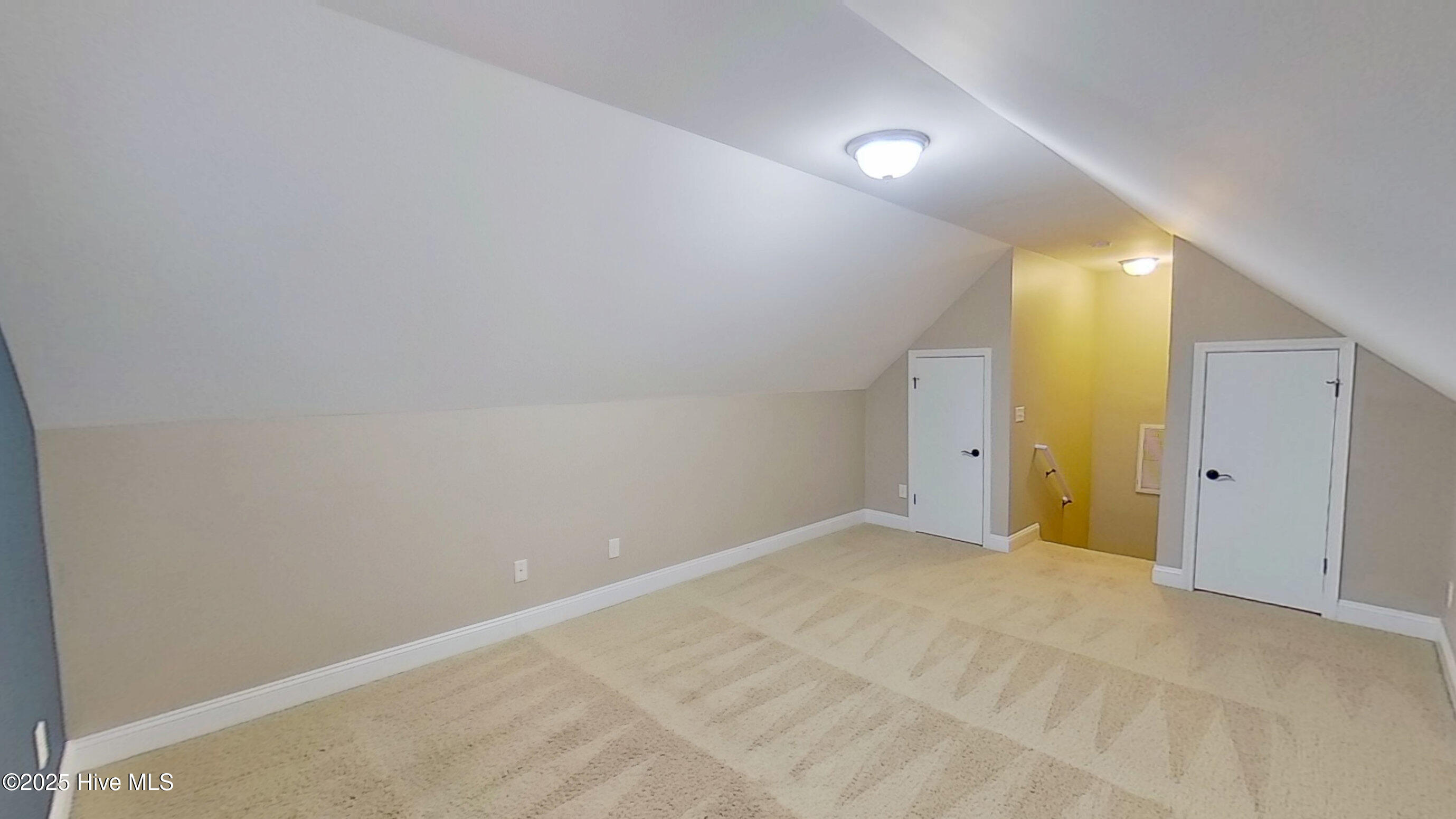 100543740 | Photo 24