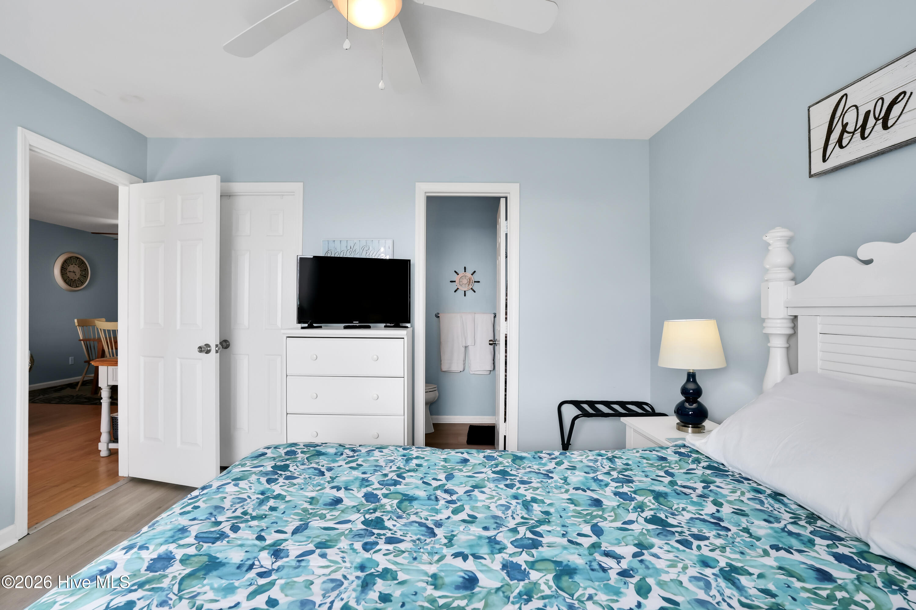 100570328 | Photo 28