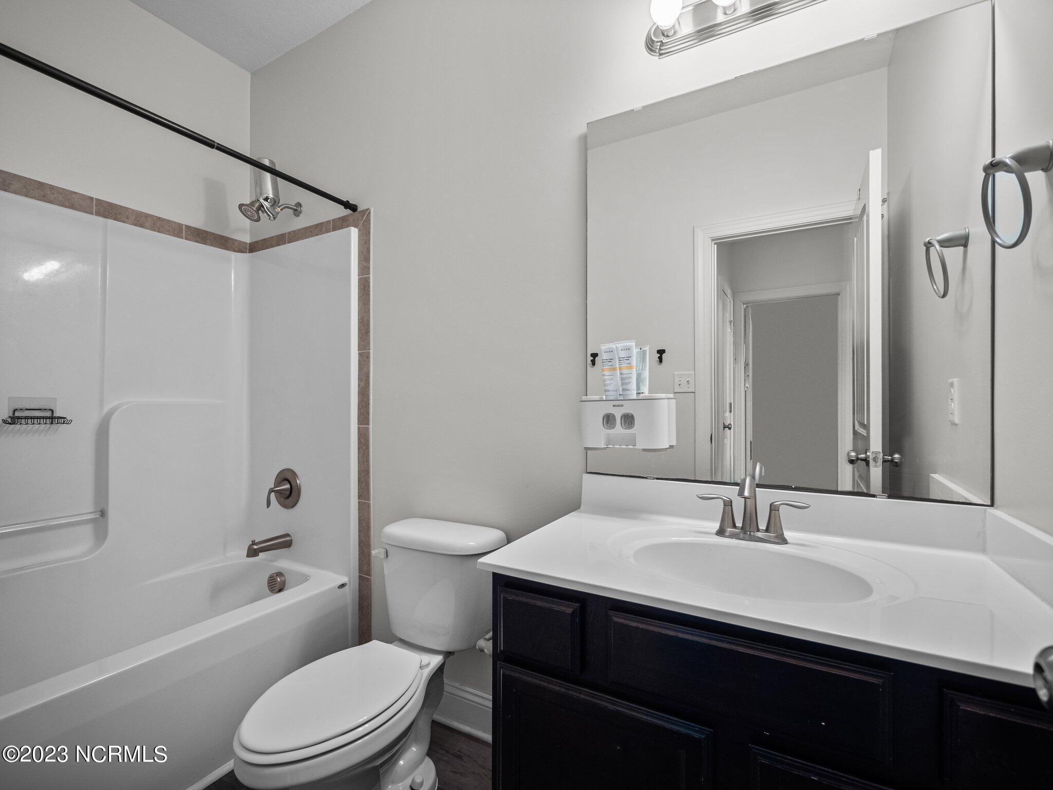 100552658 | Photo 44