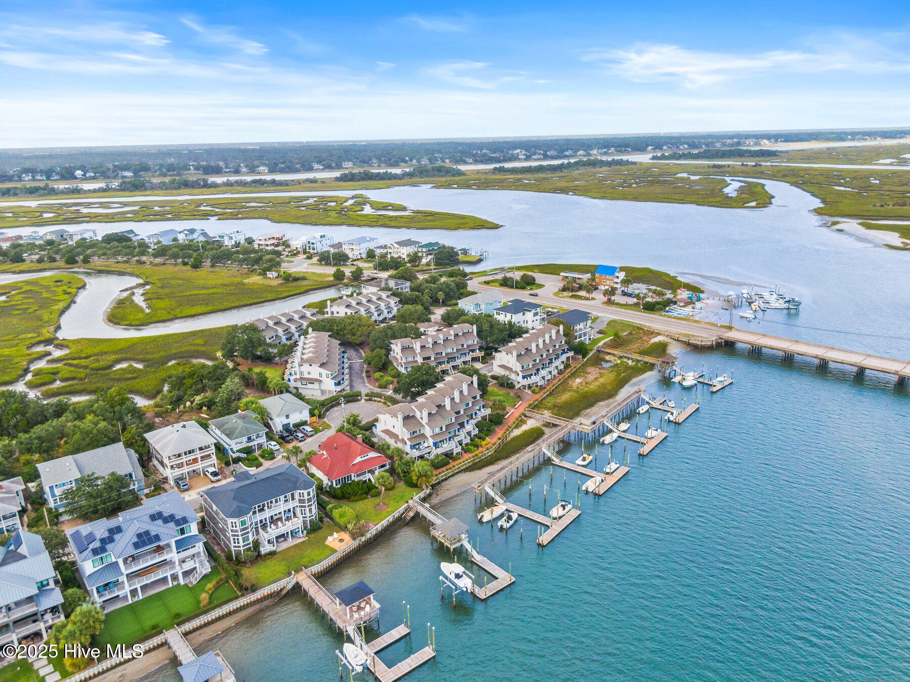 100553699 | Photo 24