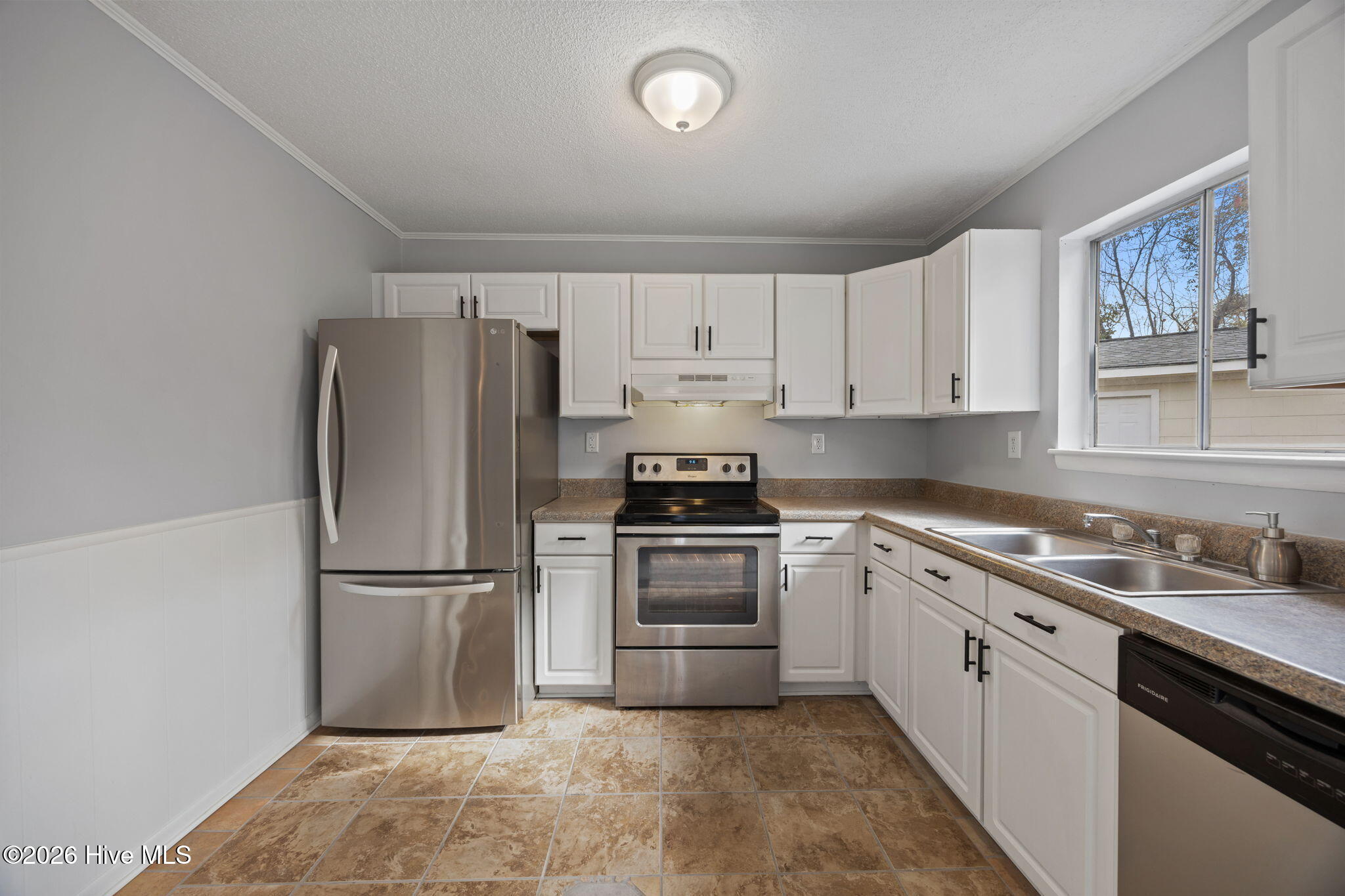 100559433 | Photo 27