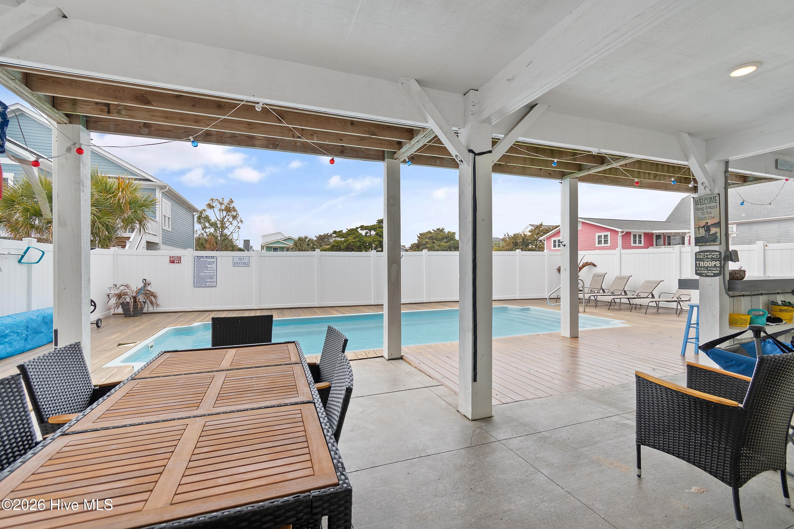 100555702 | Photo 52