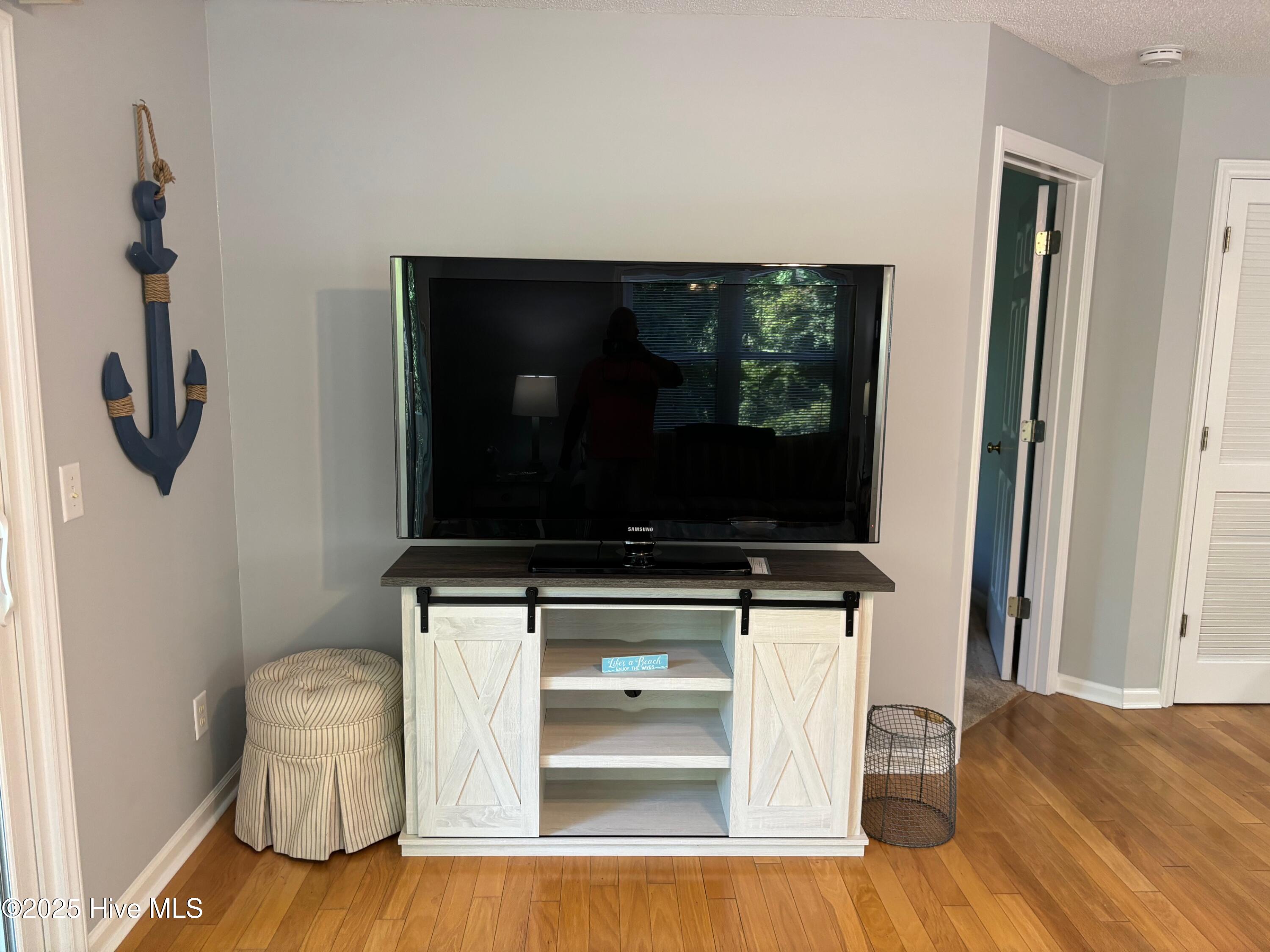 100563322 | Photo 10