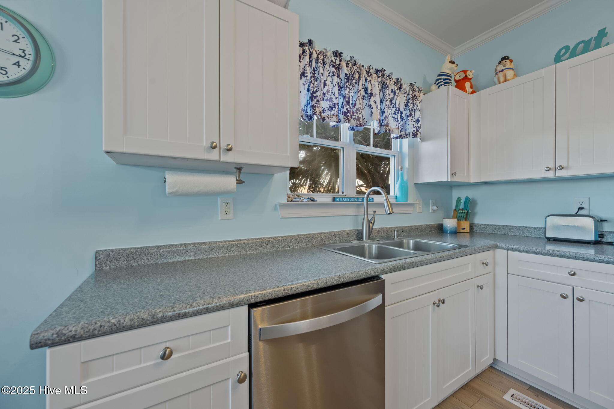 100537897 | Photo 14