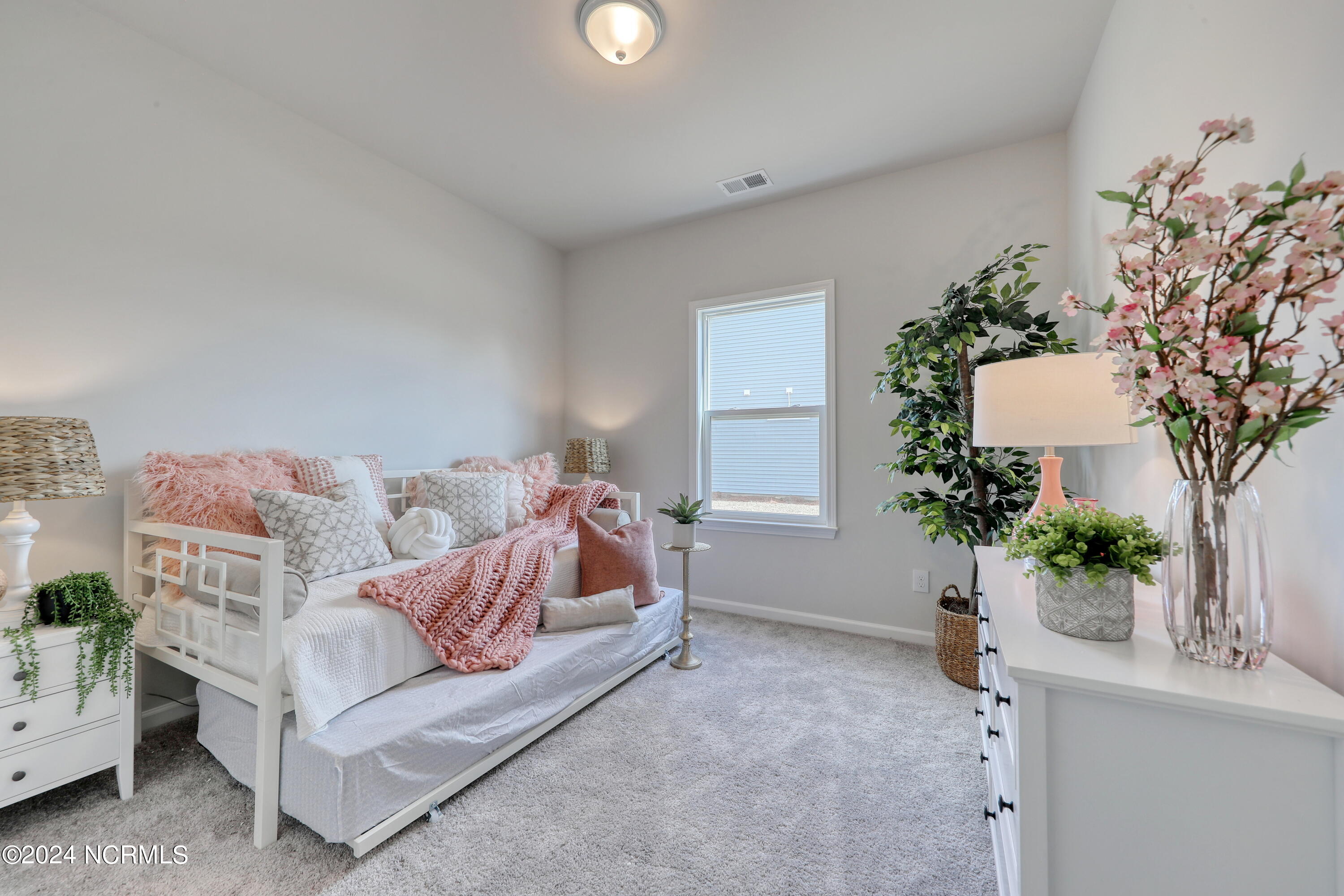 100508925 | Photo 16