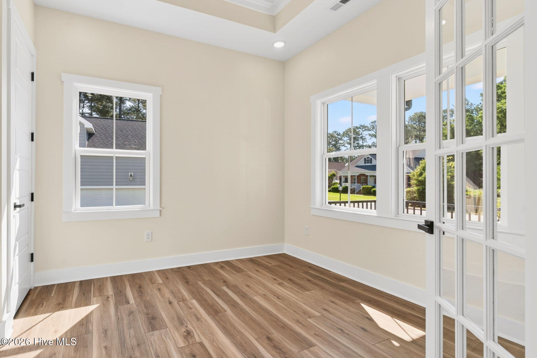 100568512 | Photo 12