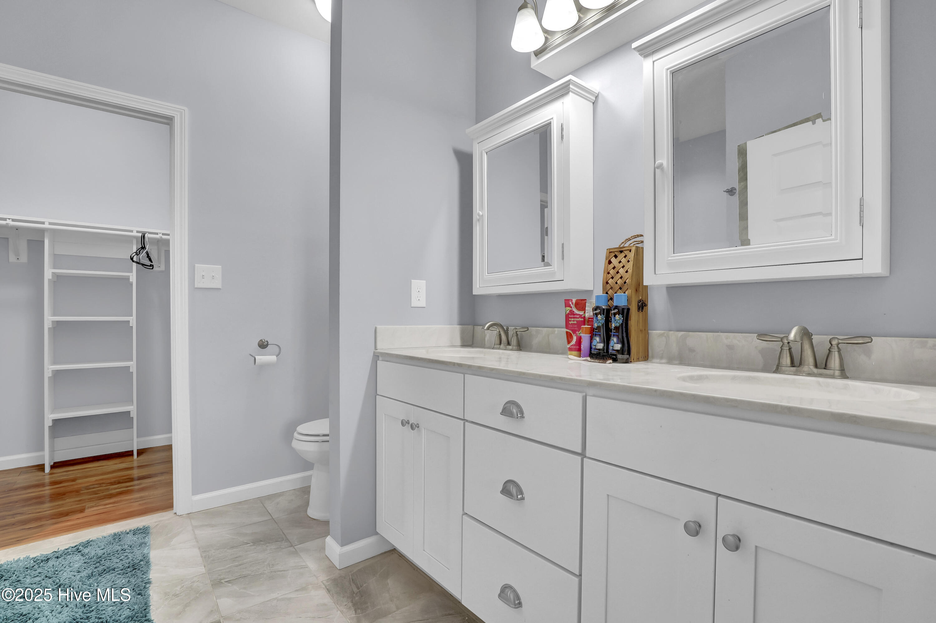 100511800 | Photo 36