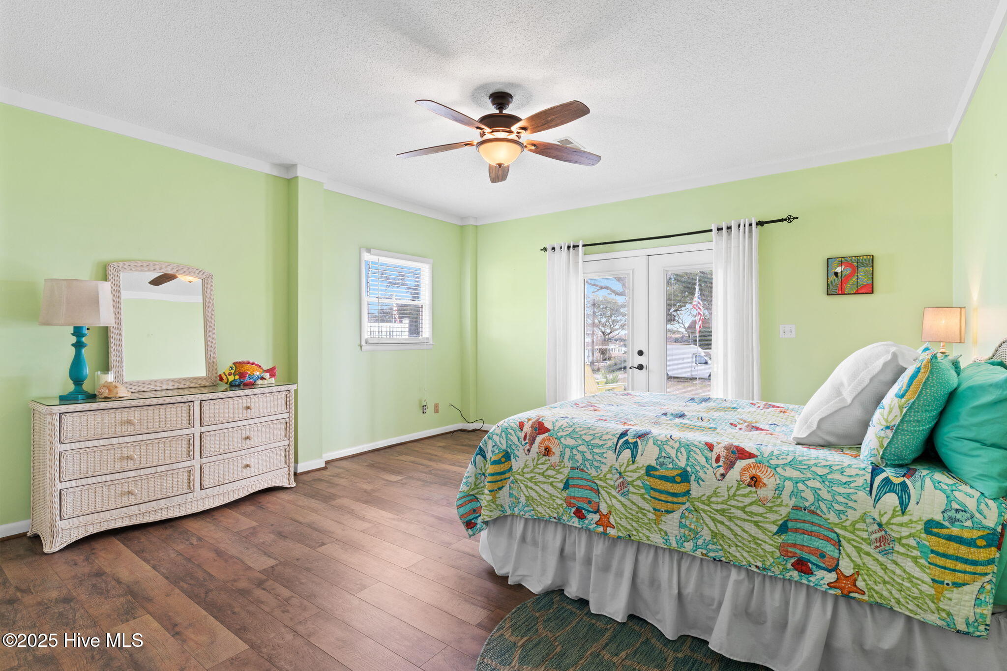 100544107 | Photo 32