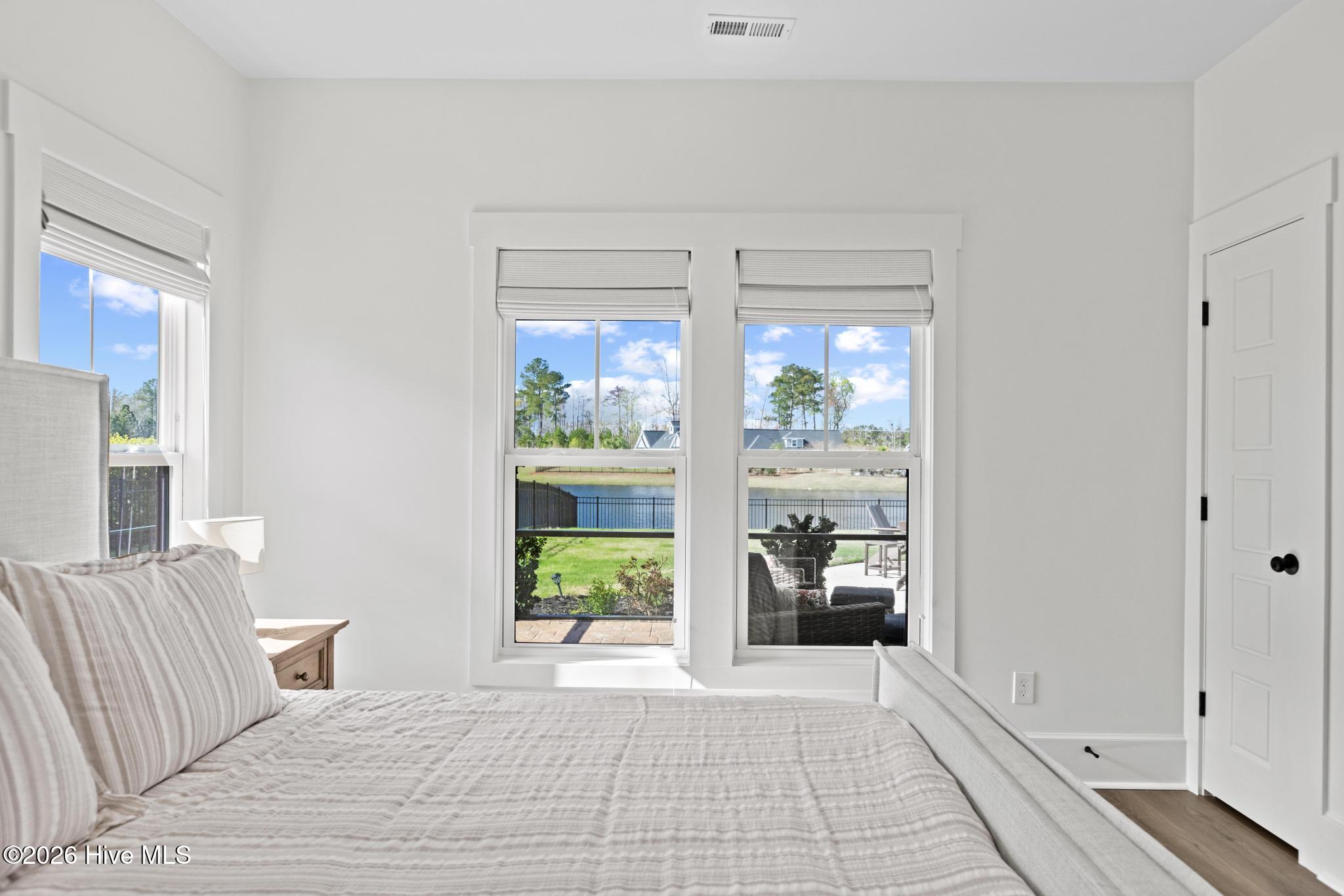 100561204 | Photo 31