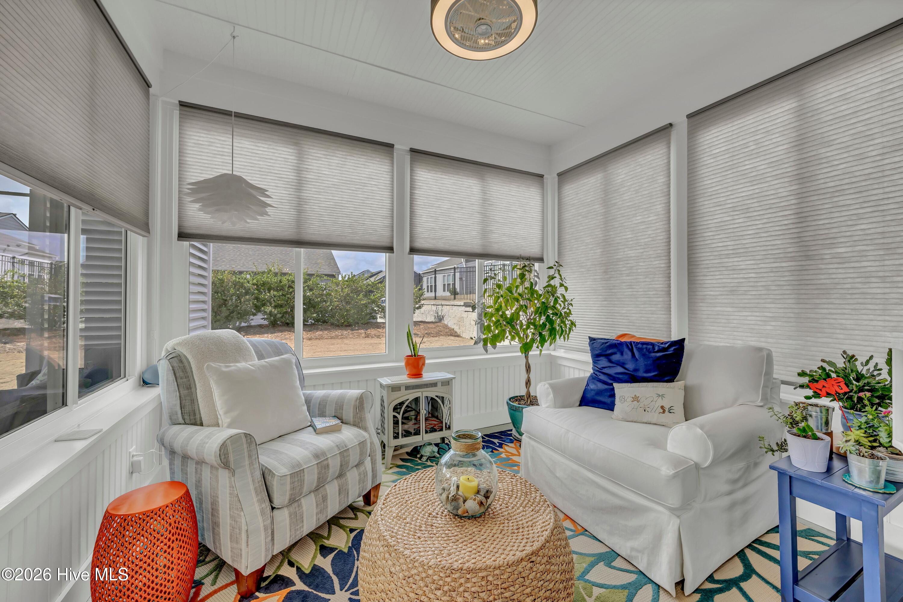 100558560 | Photo 22