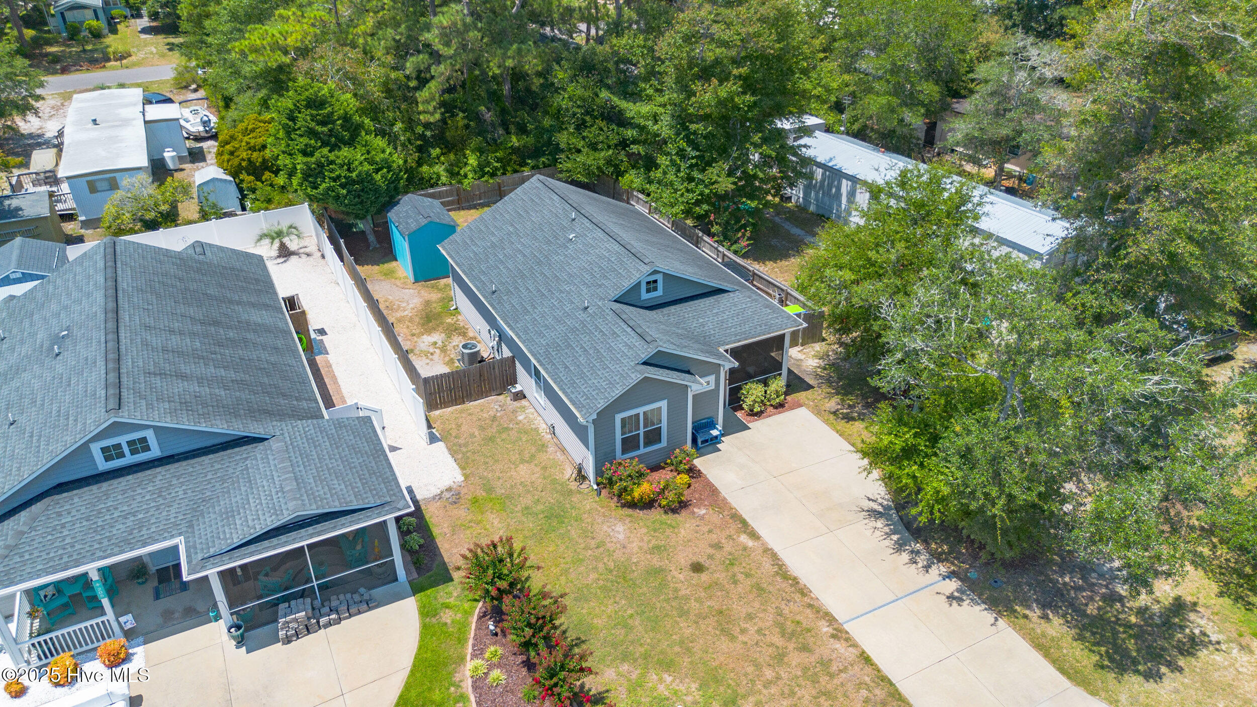 100521768 | Photo 35