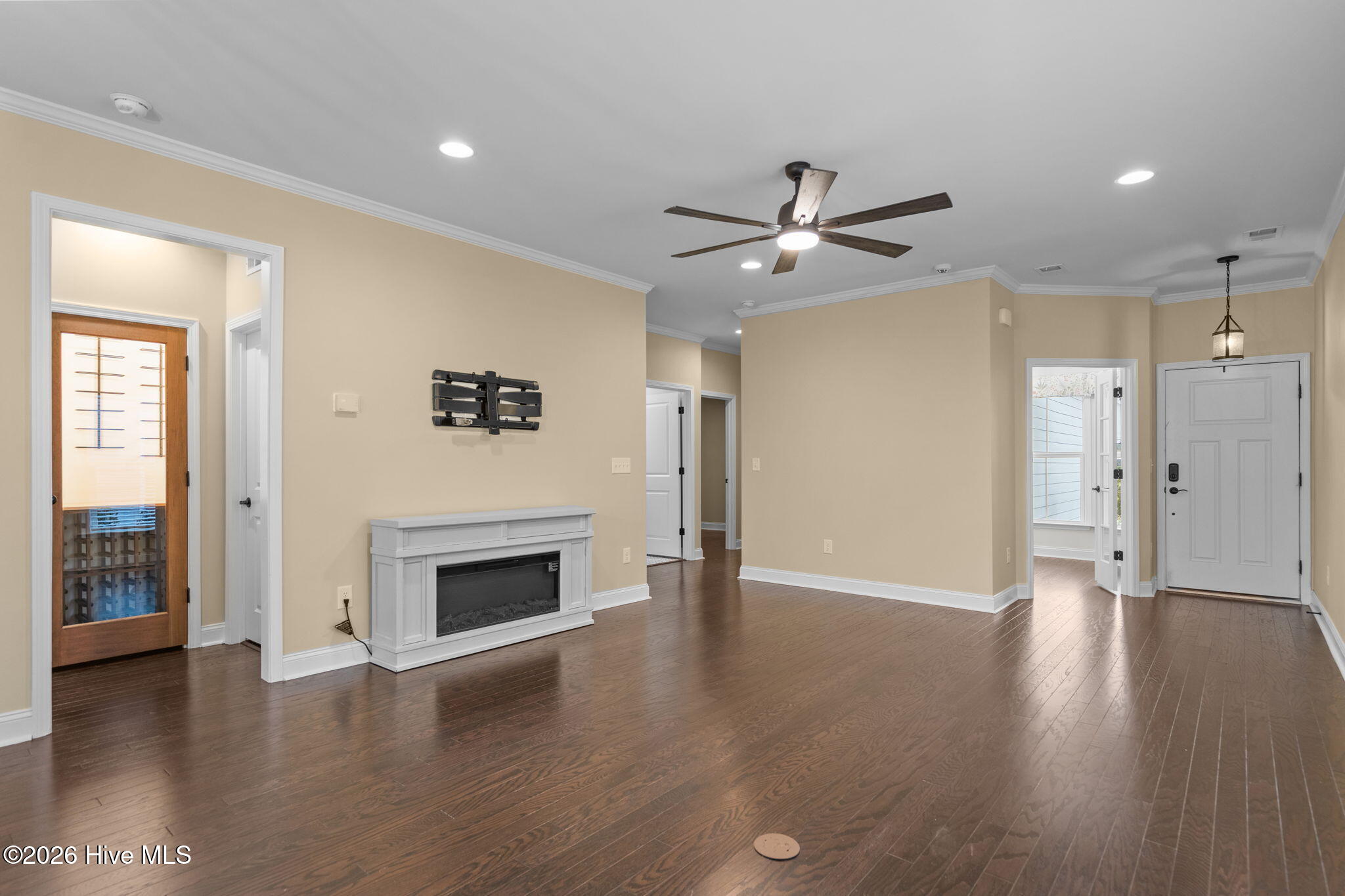 100525242 | Photo 17