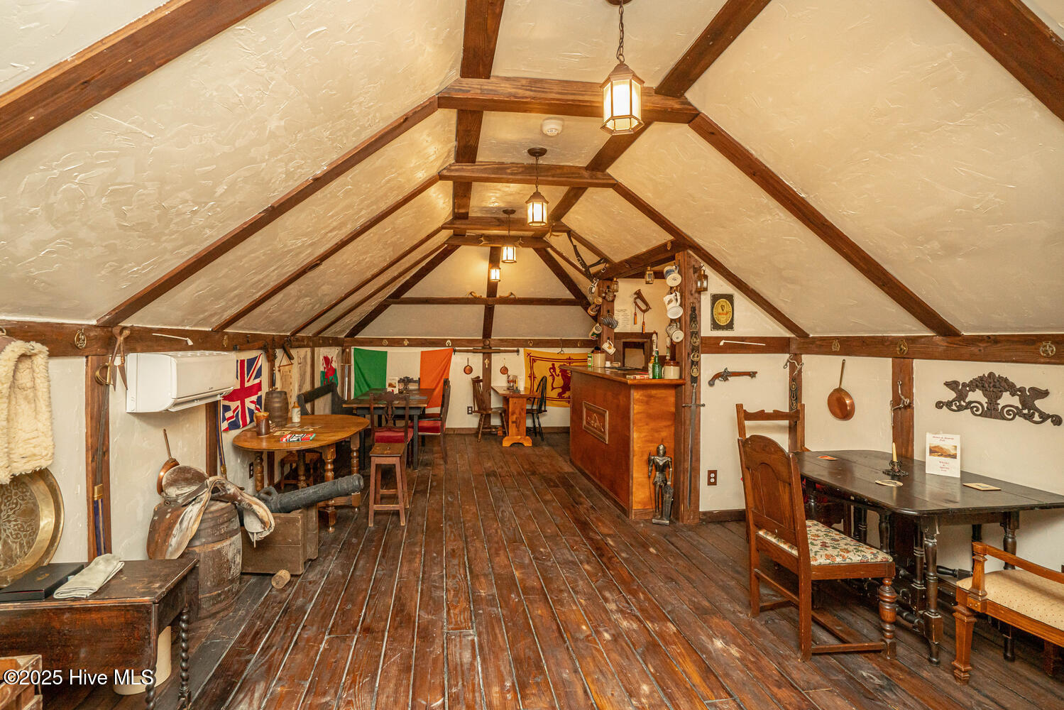 100534571 | Photo 82