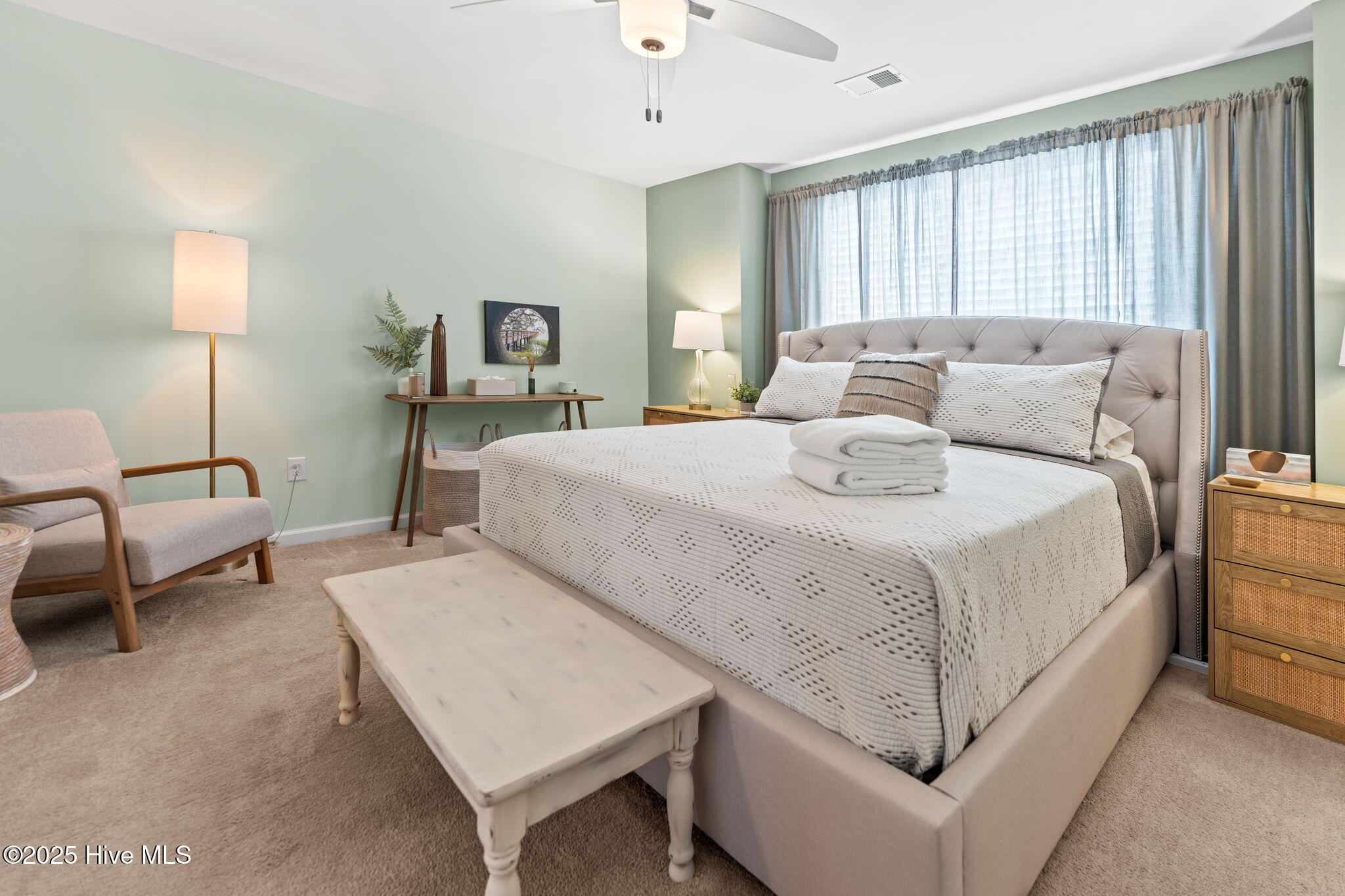 100538371 | Photo 35