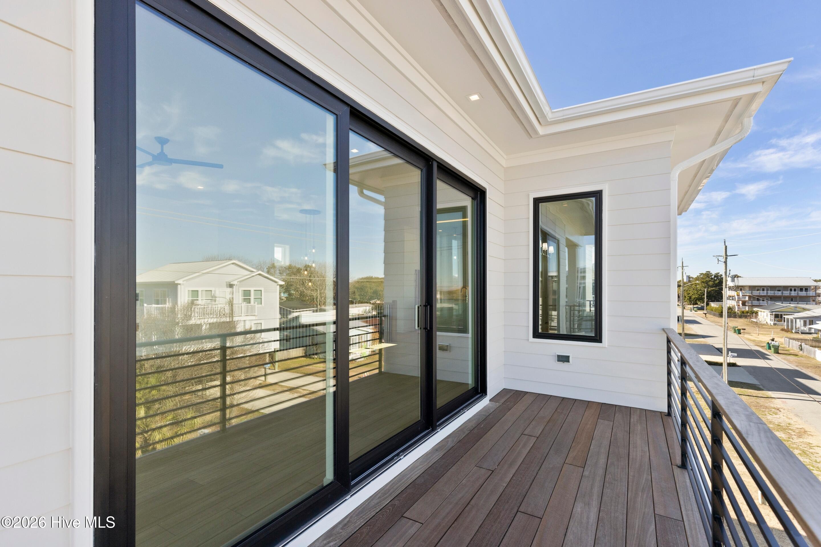 100545146 | Photo 37