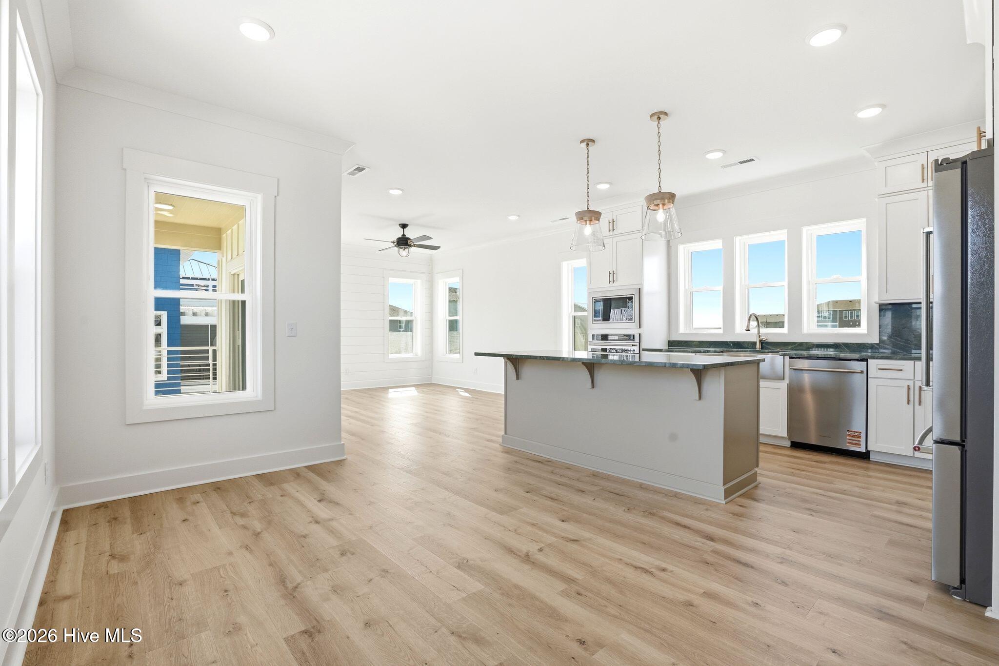 100561284 | Photo 56