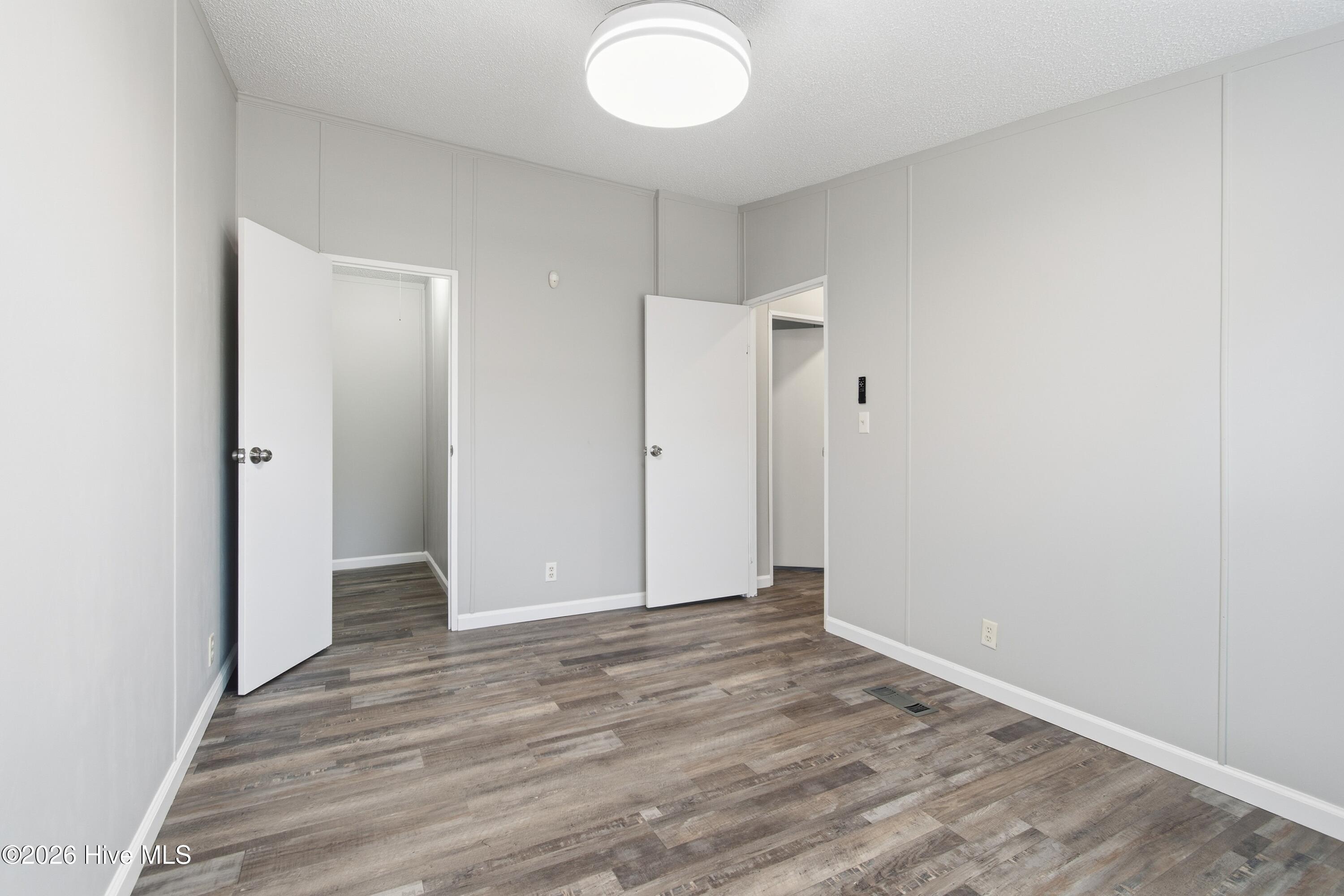 100549148 | Photo 21