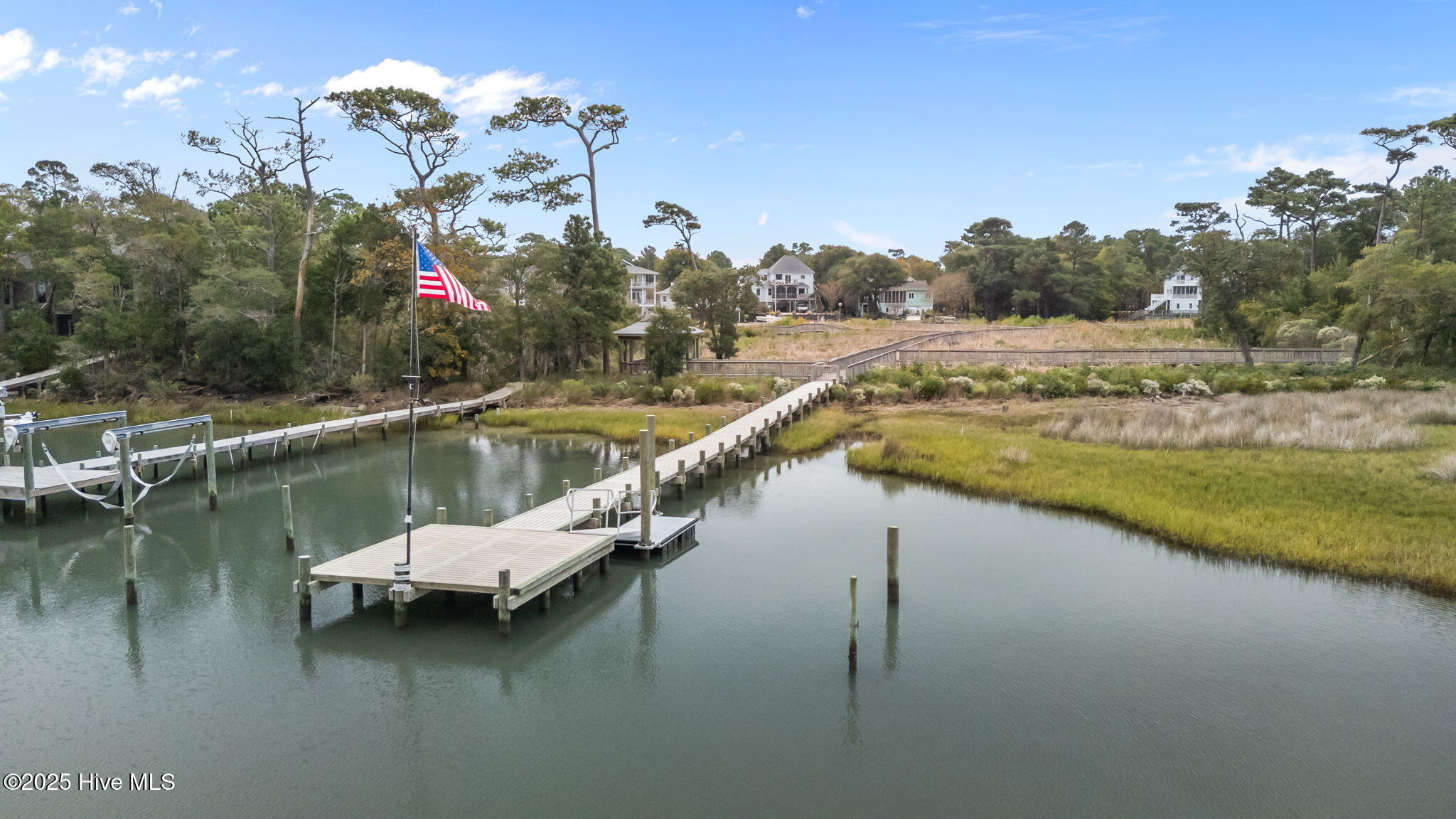 100540385 | Photo 54