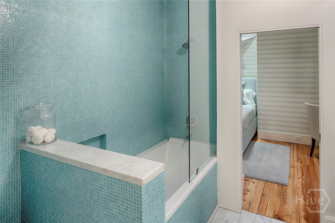 232 E Broughton Street, Savannah, GA, 31401