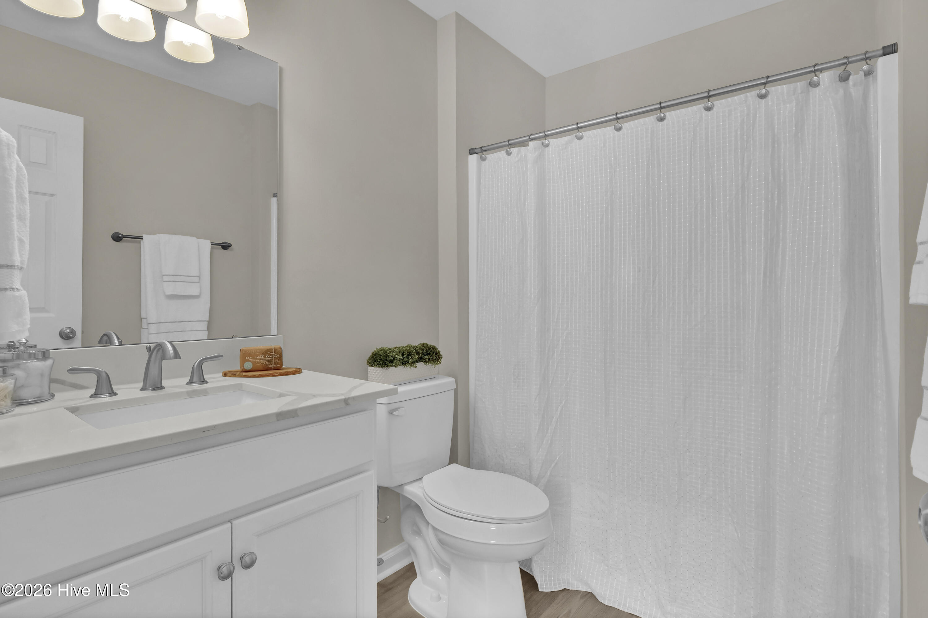 100556678 | Photo 28