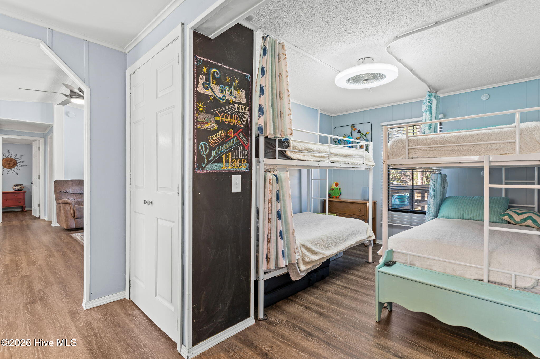 100549816 | Photo 17