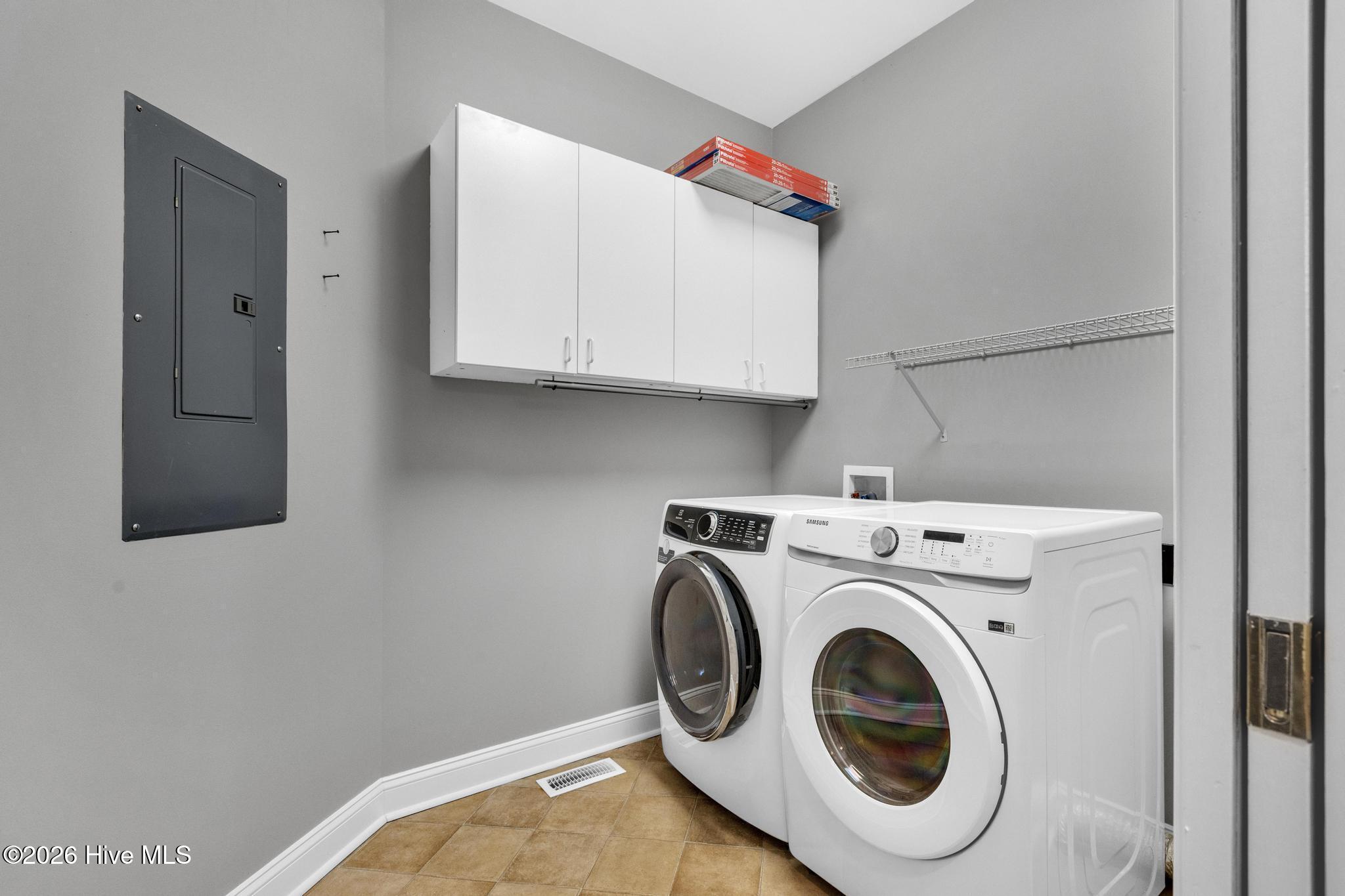 100548915 | Photo 18