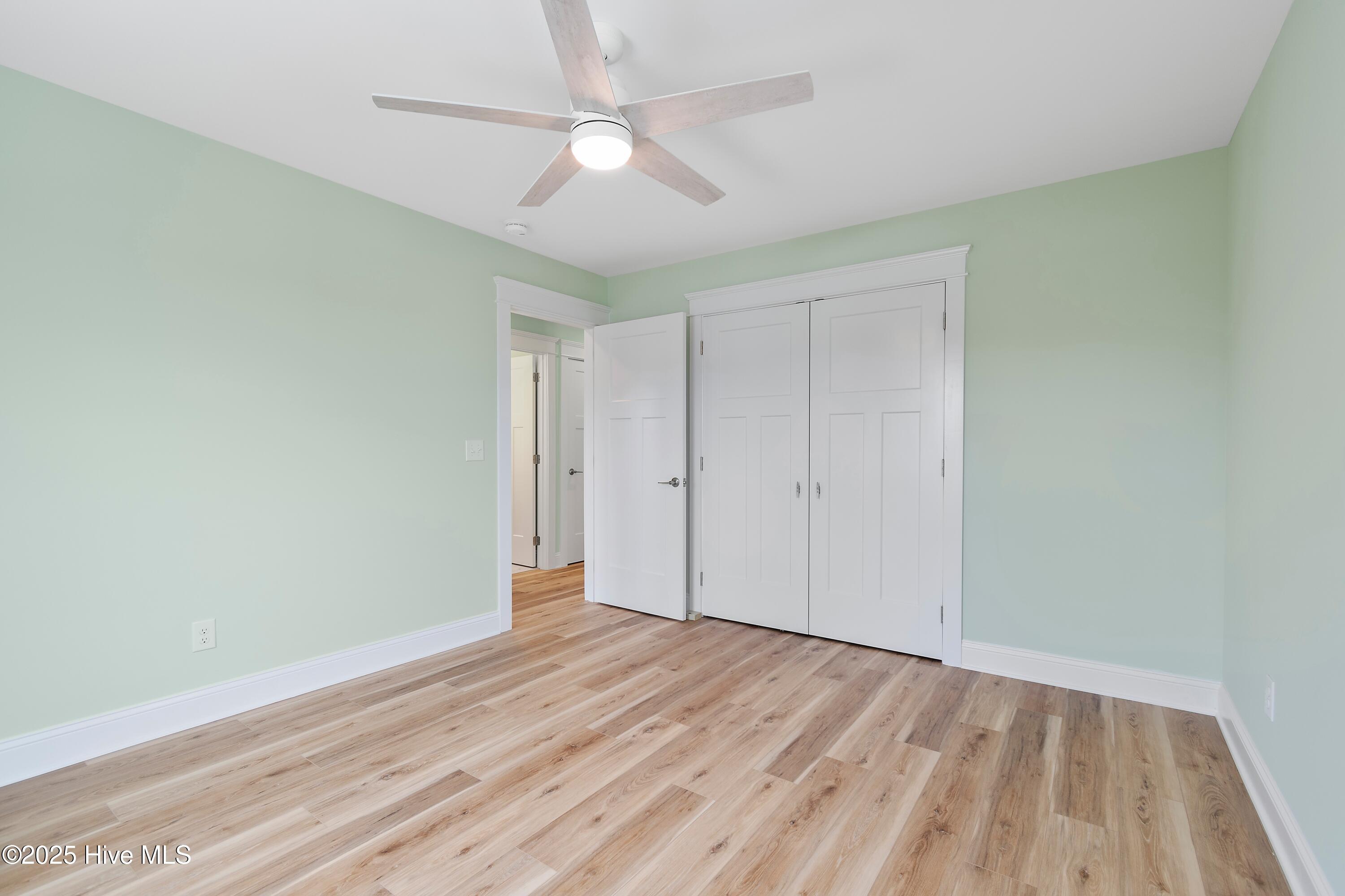 100549252 | Photo 51