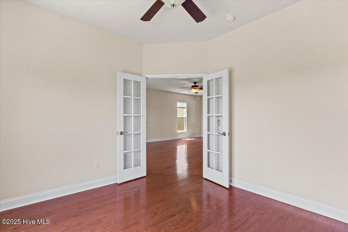 100505325 | Photo 25