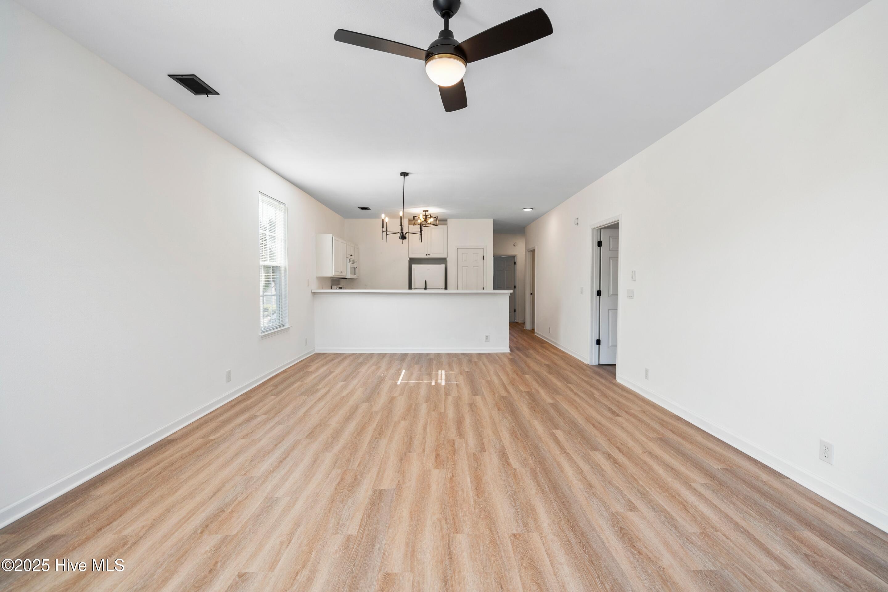 100551288 | Photo 28