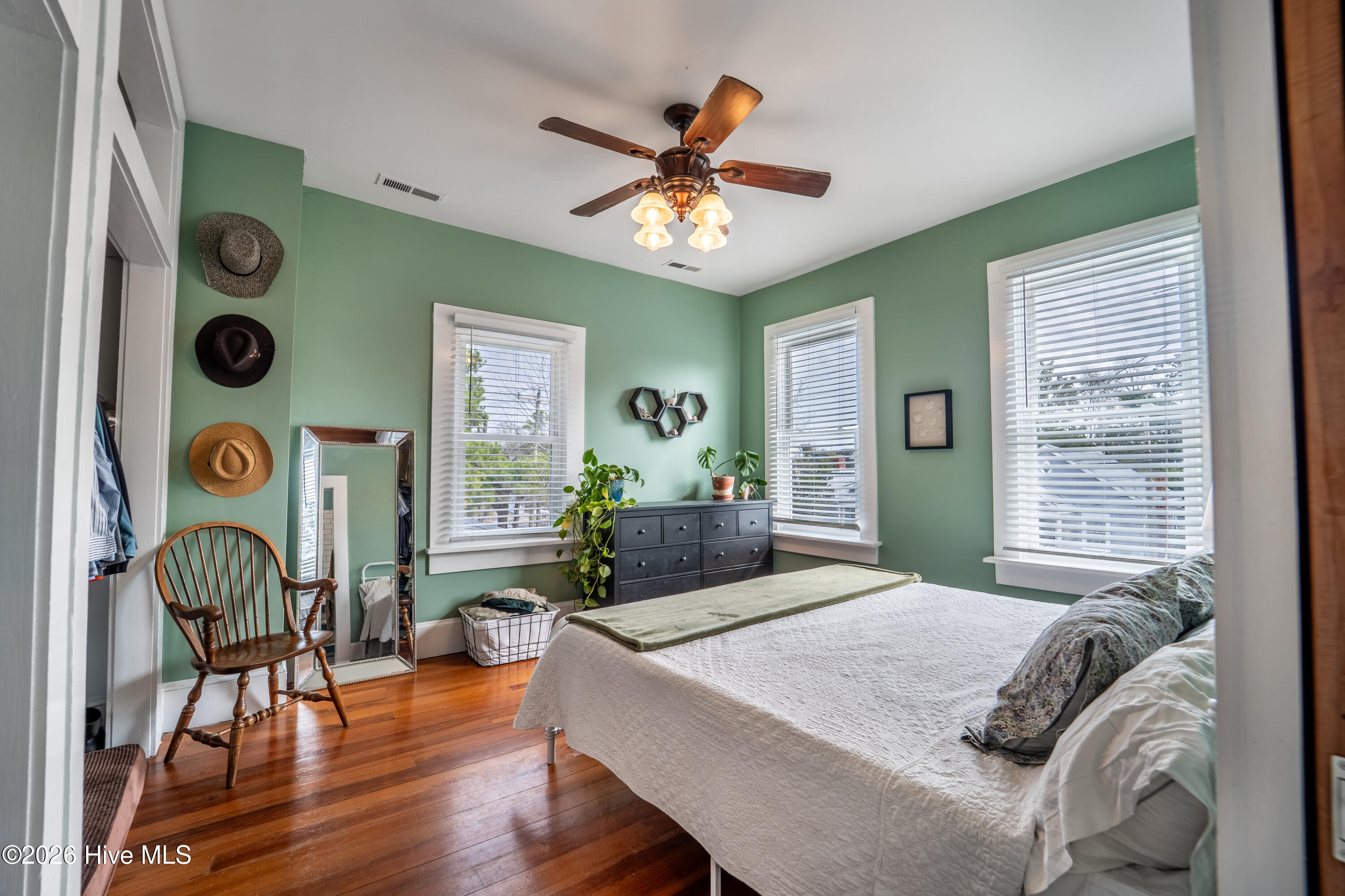 100559756 | Photo 16