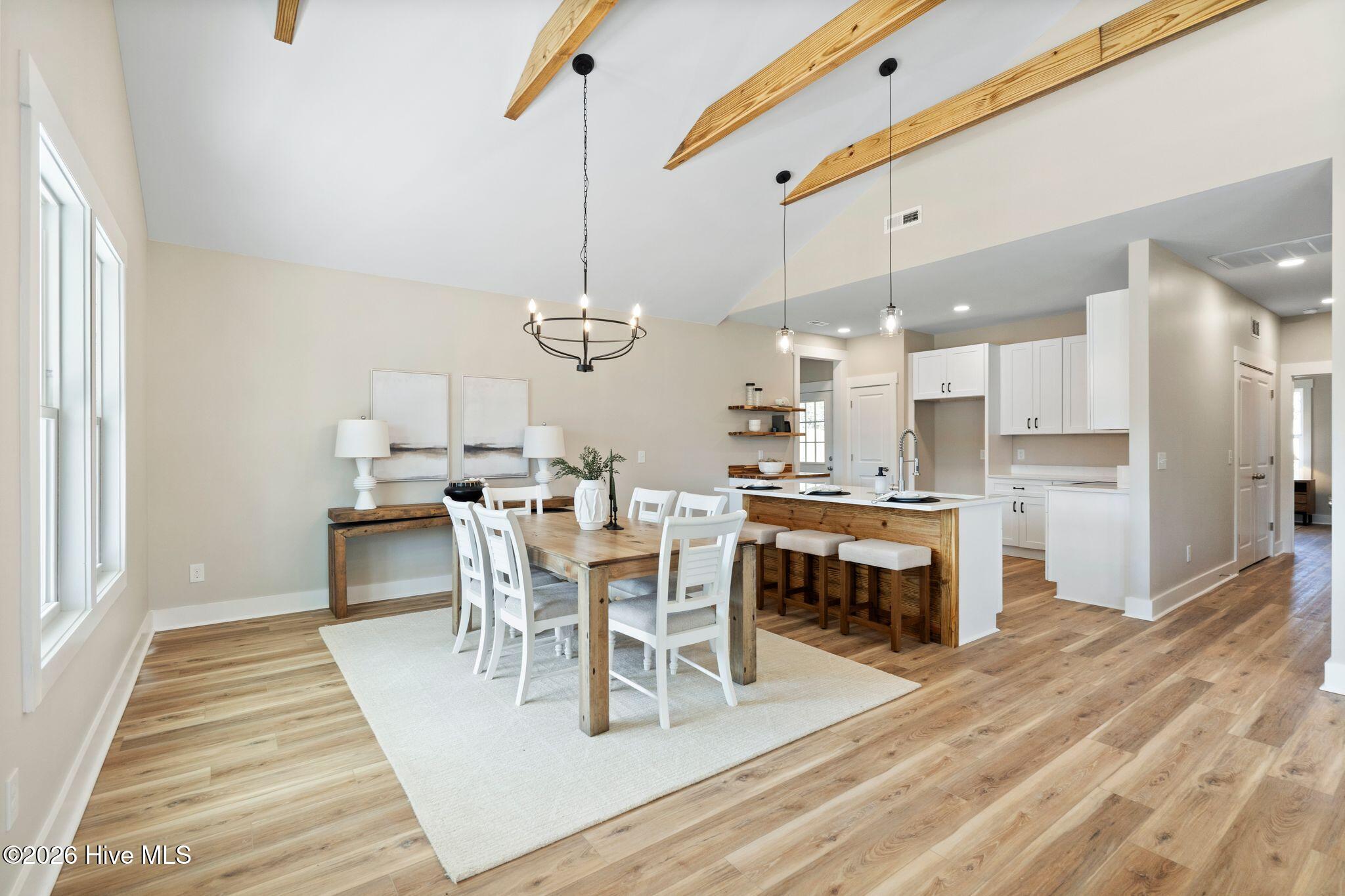 100558463 | Photo 17