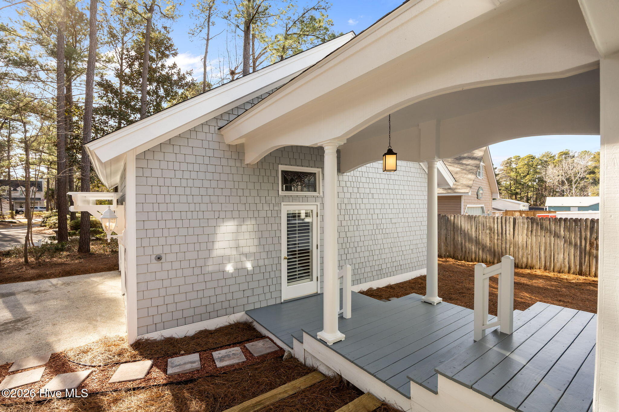 100551579 | Photo 36