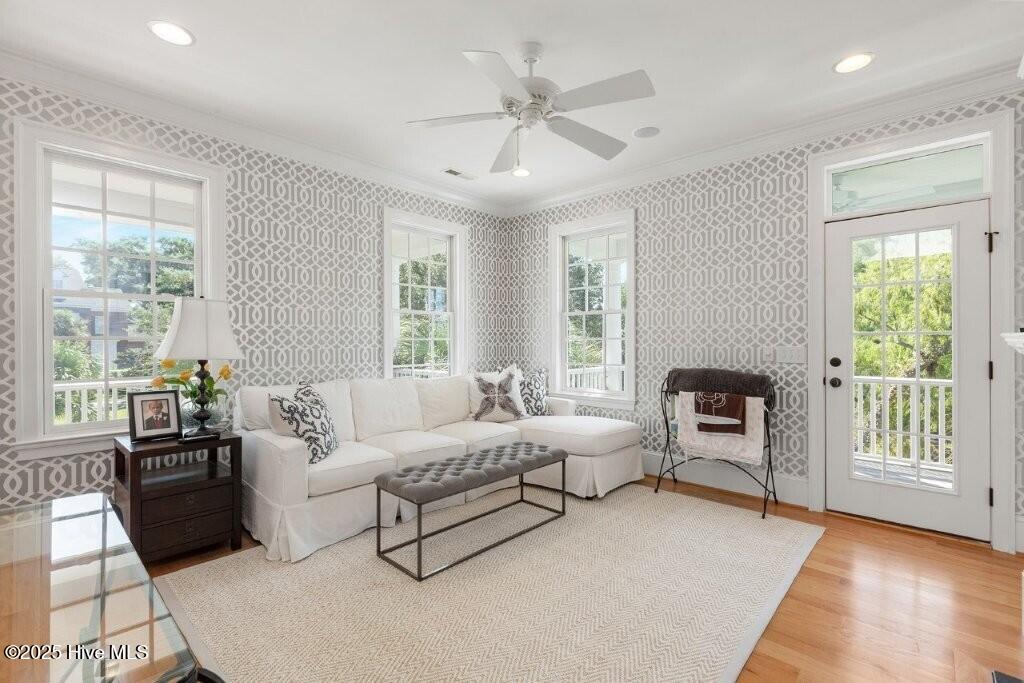 100553124 | Photo 35