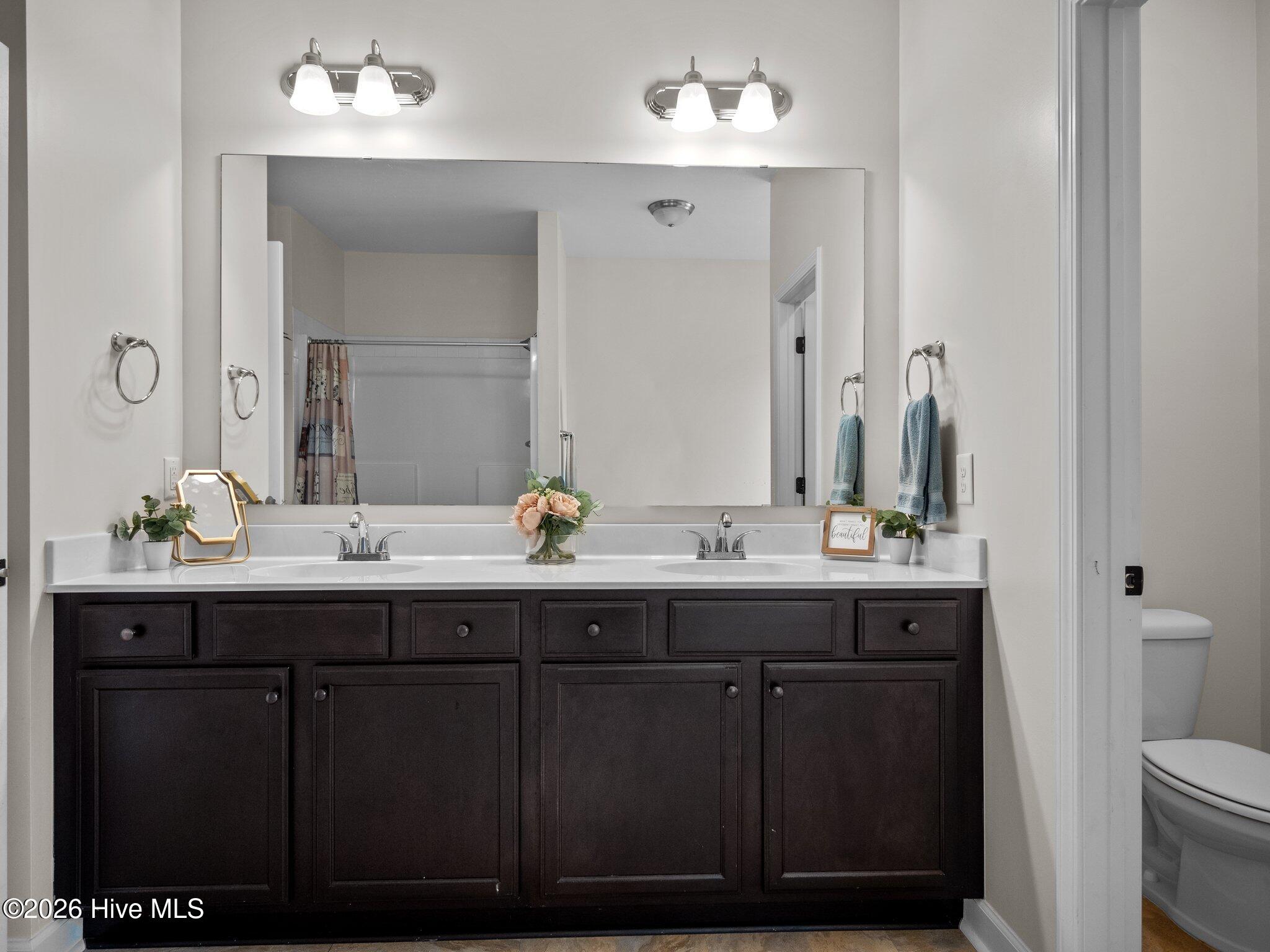 100561868 | Photo 33