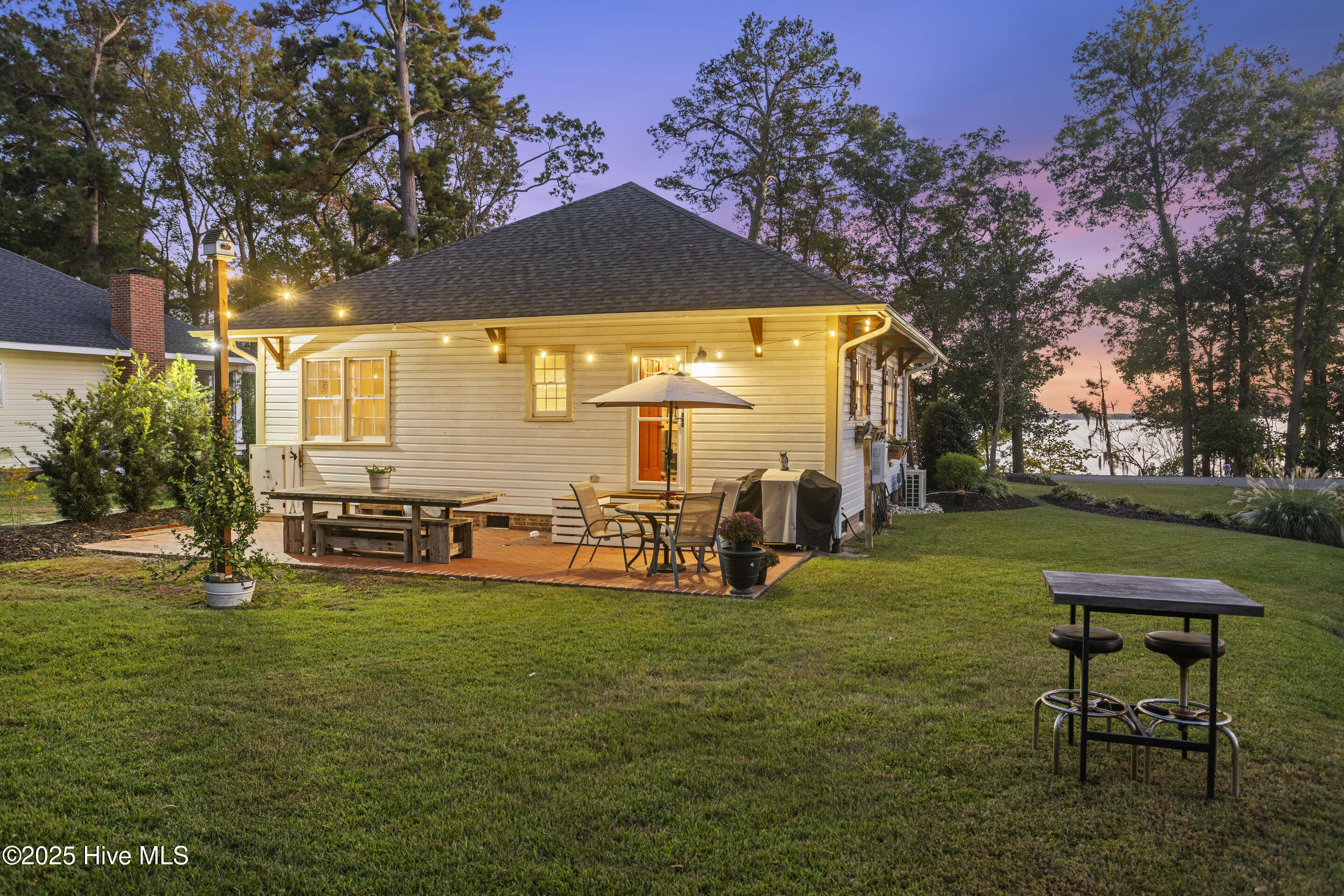 100538504 | Photo 44