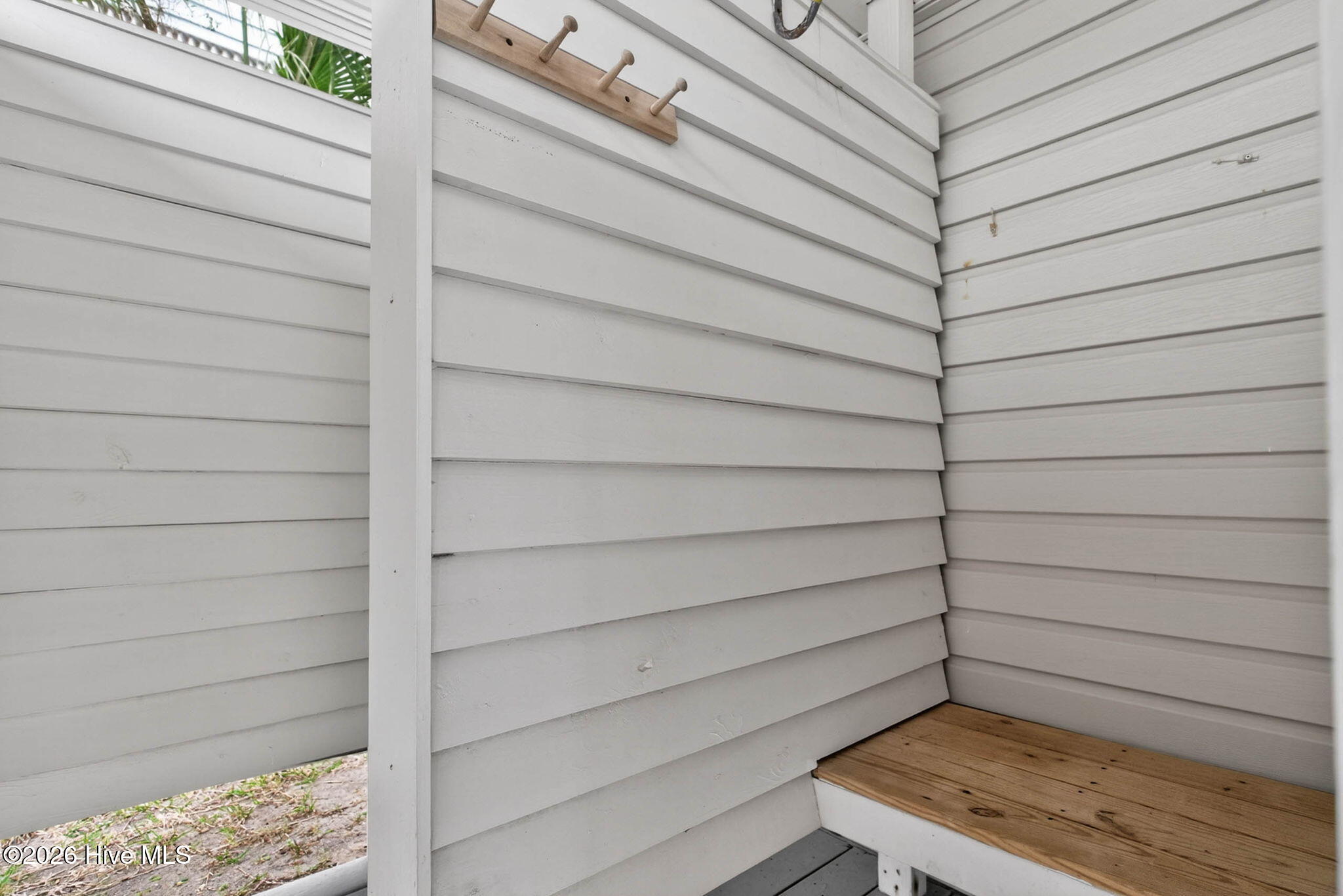 100570658 | Photo 58