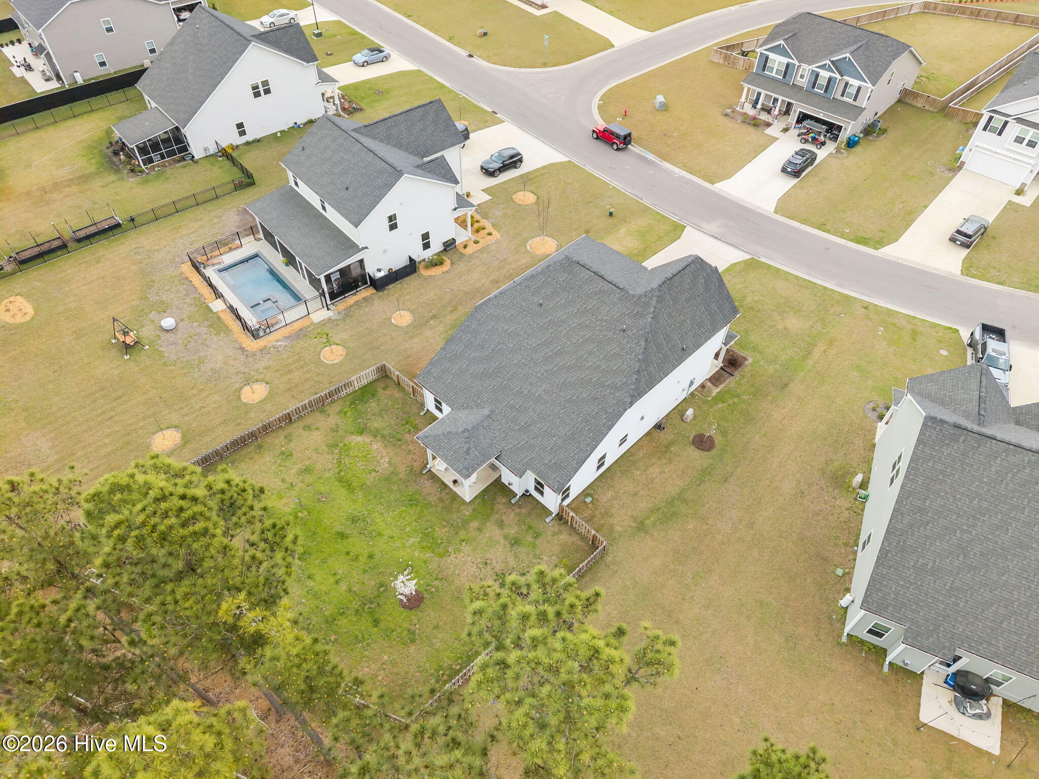 100562979 | Photo 43