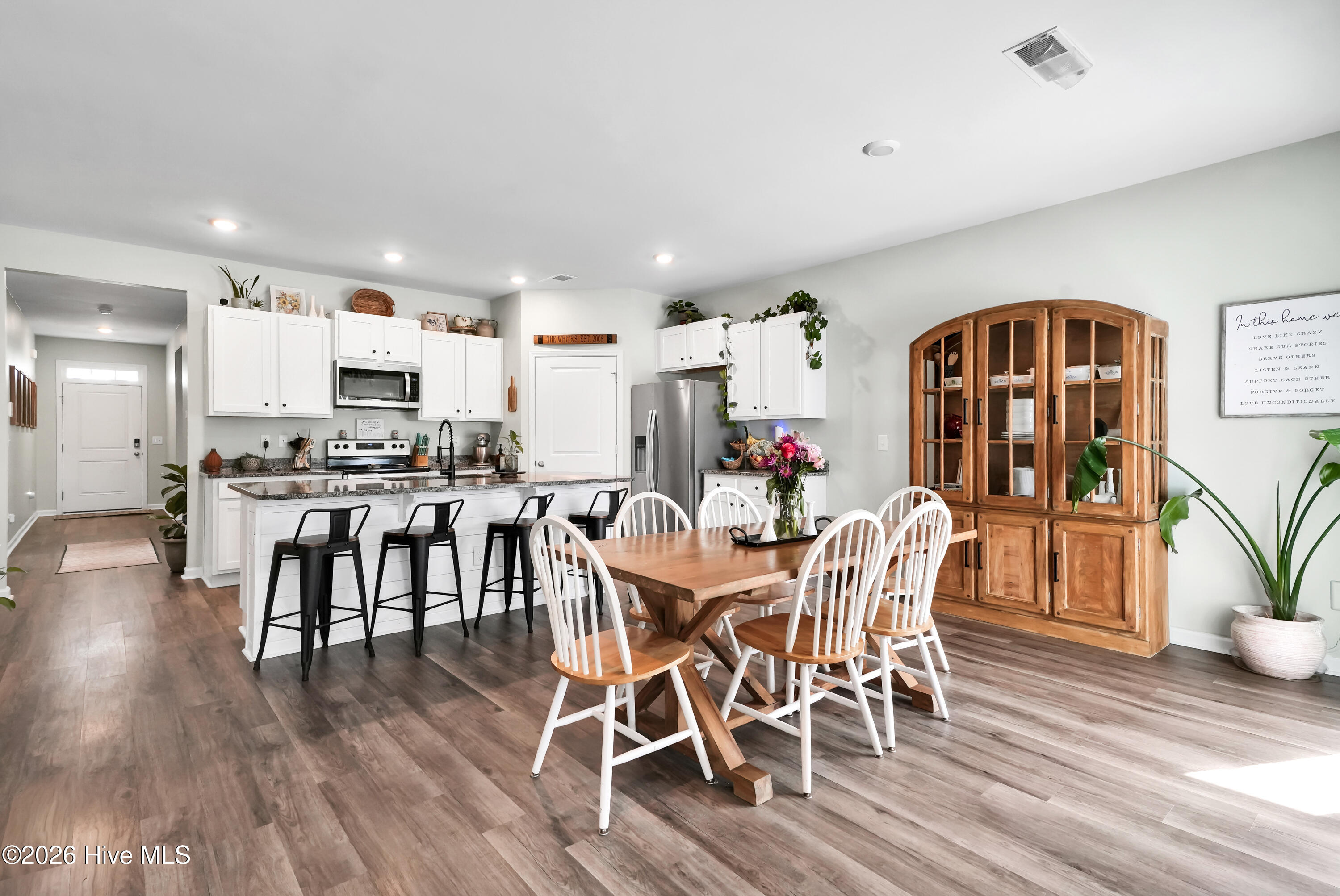 100563404 | Photo 16