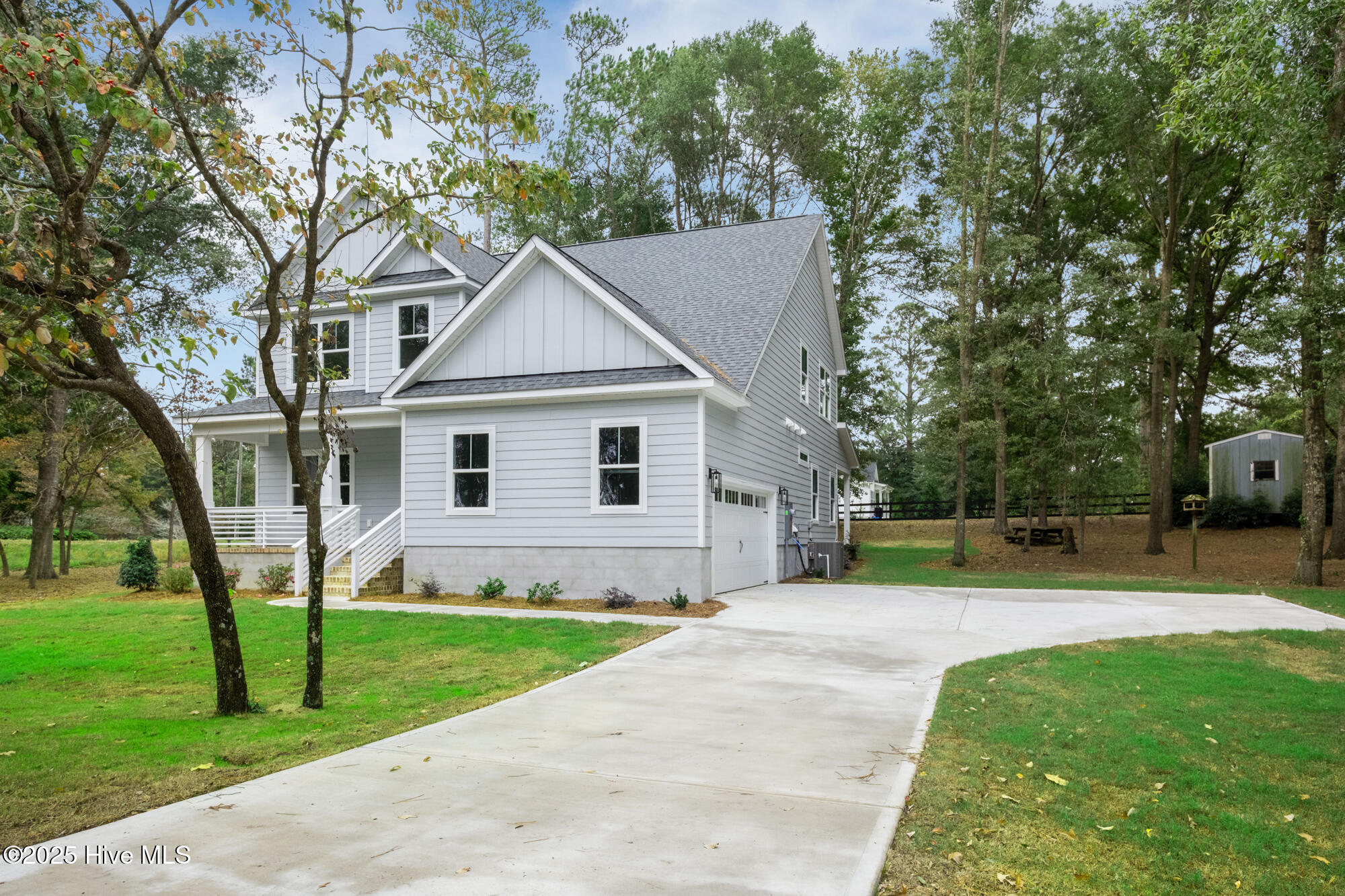 100524304 | Photo 38