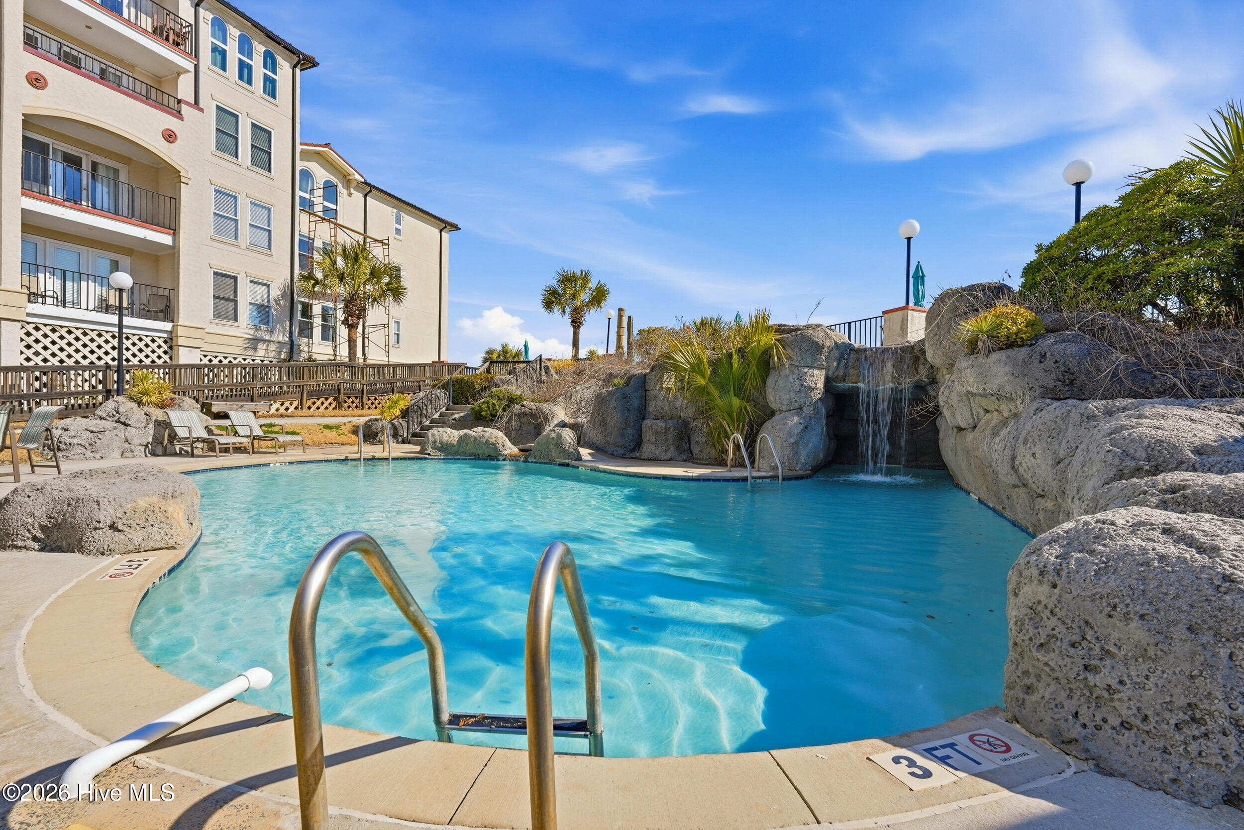 100560519 | Photo 54