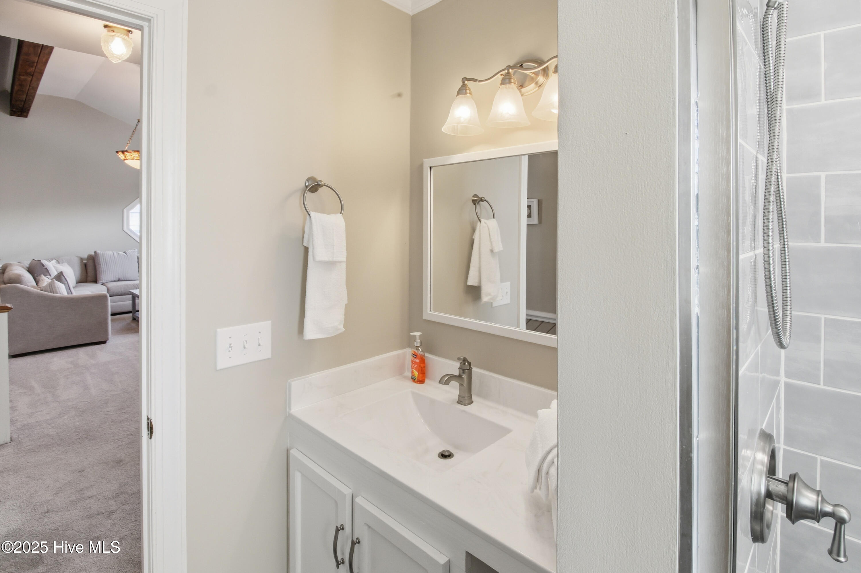 100539017 | Photo 27